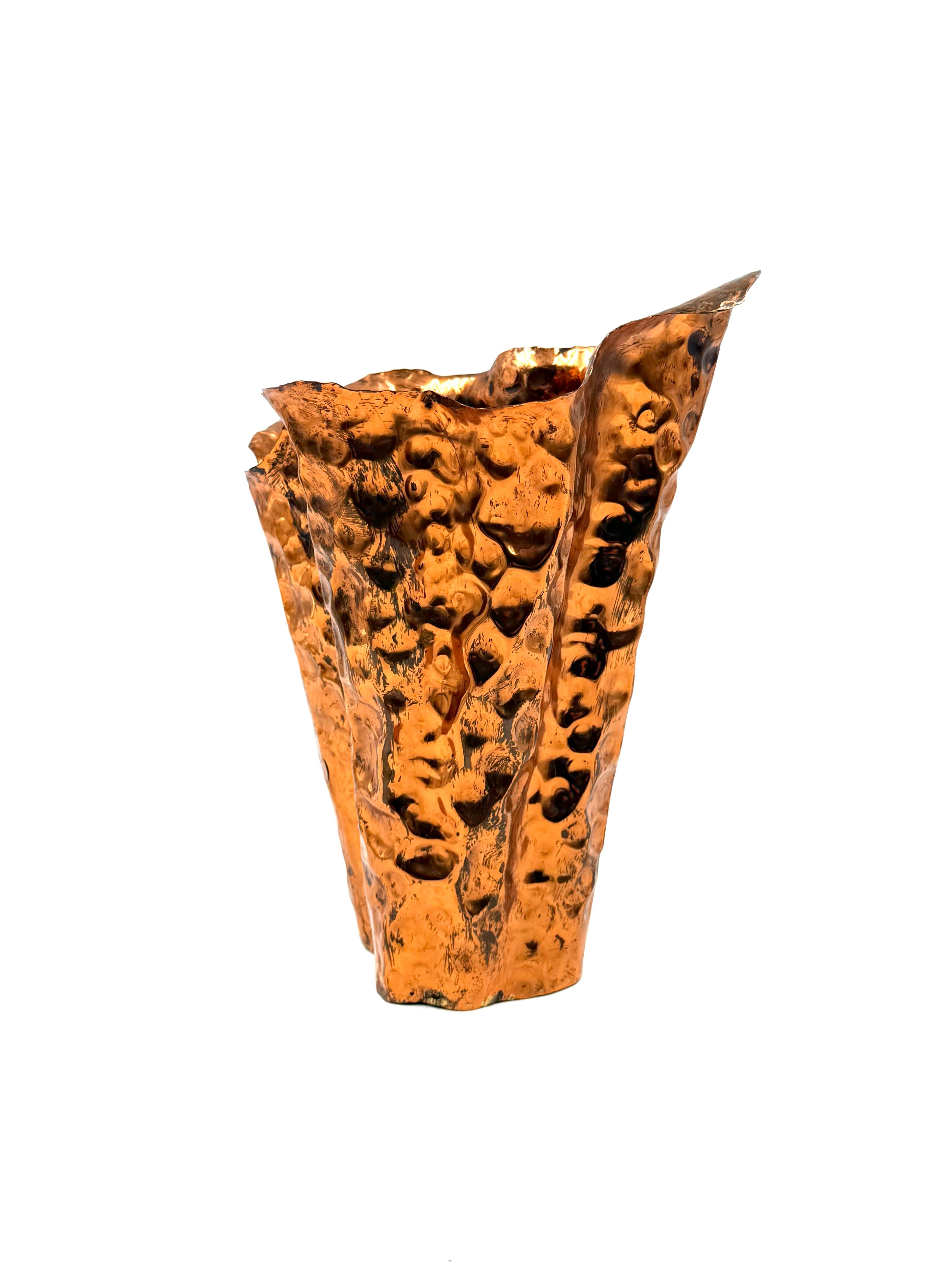 Angelo Bragalini, Mid-century copper vase, Bologna Italy 1960s For Sale 1