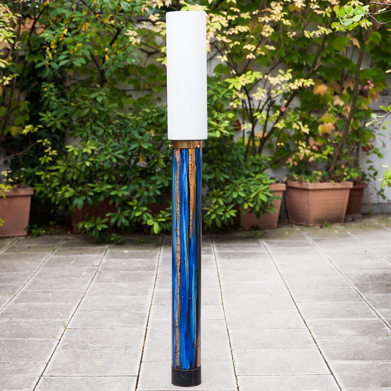 Angelo Brotto tube floor lamp made in enamel copper, brass and a reflector in curved glass, for Esperia in the 1960s.