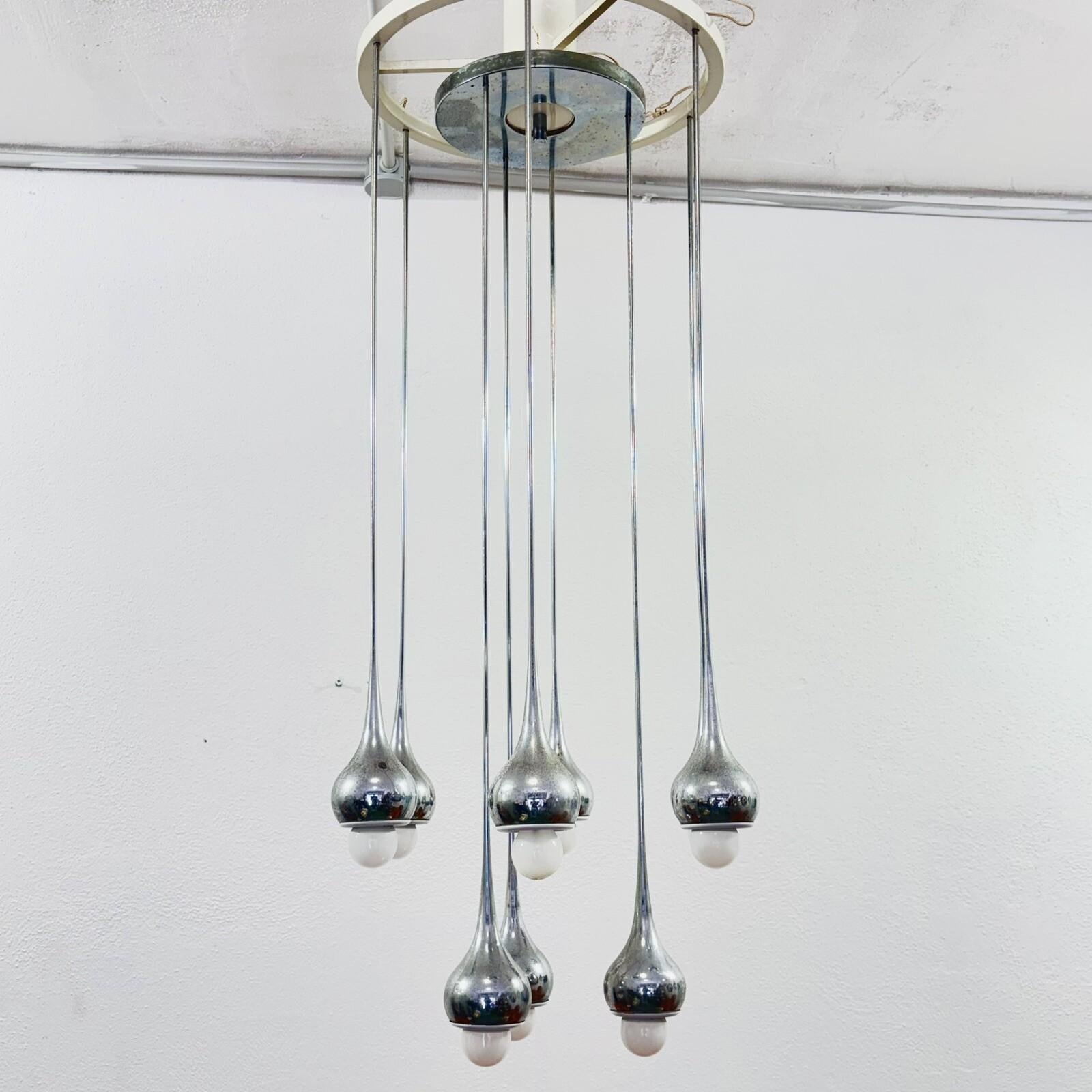 Angelo Brotto Esperia Lampadario 9 Luci Design Modernariato 1970’s.

Struttura interamente in metallo, braccia in acciaio cromato.

L’articolo è in buone condizioni conservative, non vi è alcun difetto estetico o strutturale importante da segnalare,