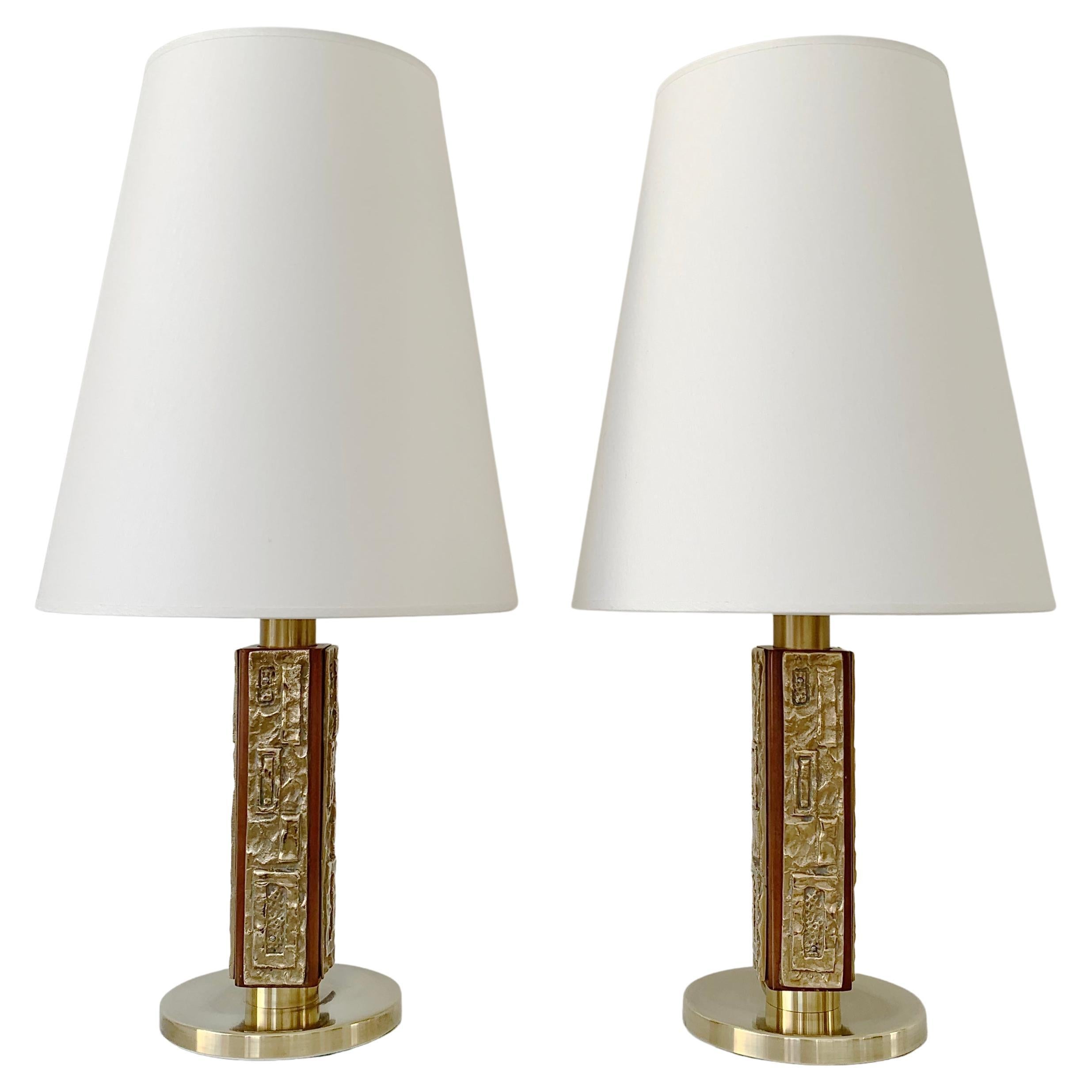 Nice pair of Angelo Brotto table lamps, circa 1970, Italy.
Bronze, brass, wood and new fabric shades.
Rewired, E14 bulb.
Dimensions: total height: 54 cm, diameter of the shade: 26 cm.
Good original condition.
All purchases are covered by our Buyer