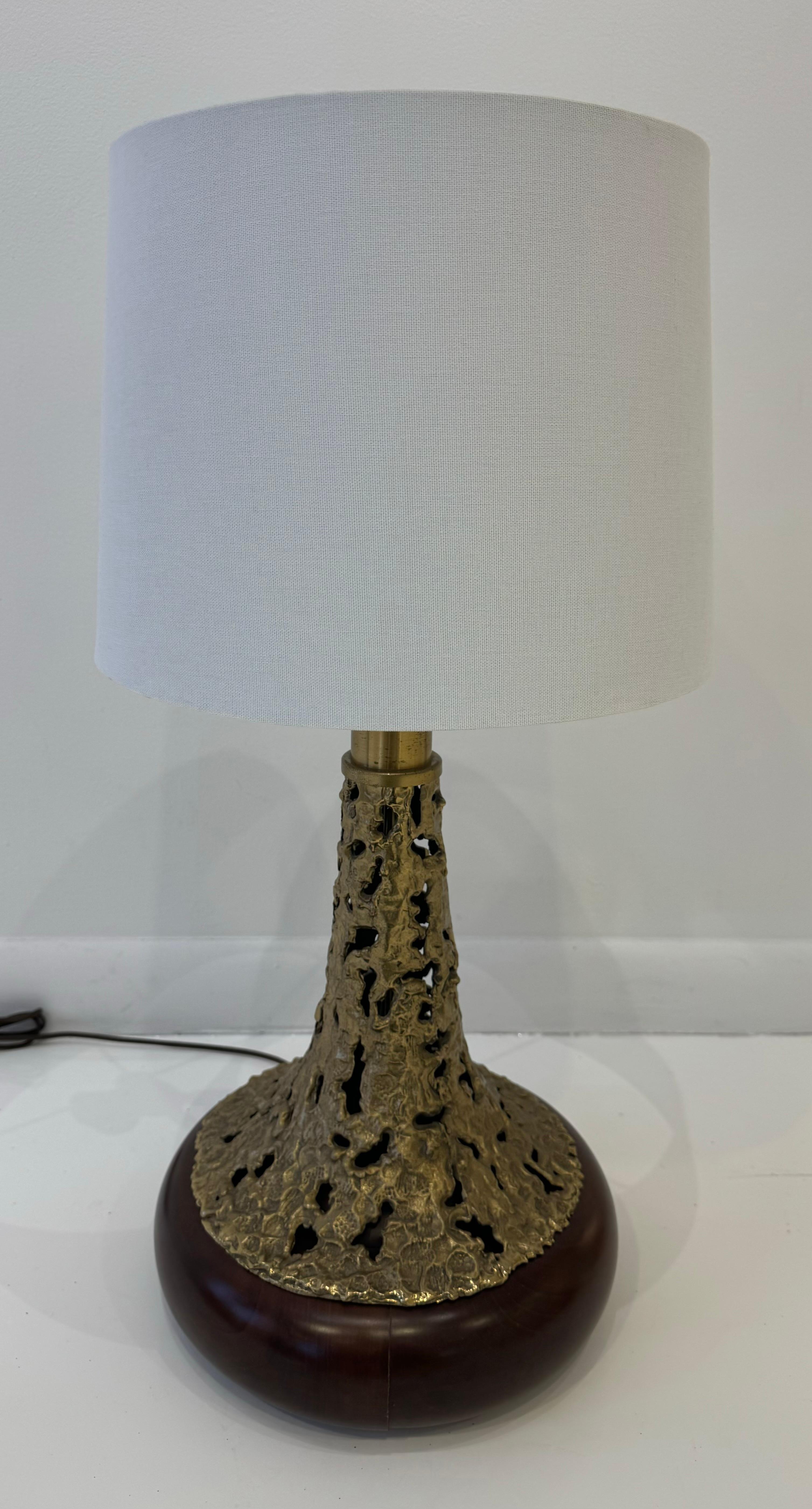 Mid-Century Modern Angelo Brotto Sculptural Bronze 1970 Italian Table Lamp Mid Century For Sale