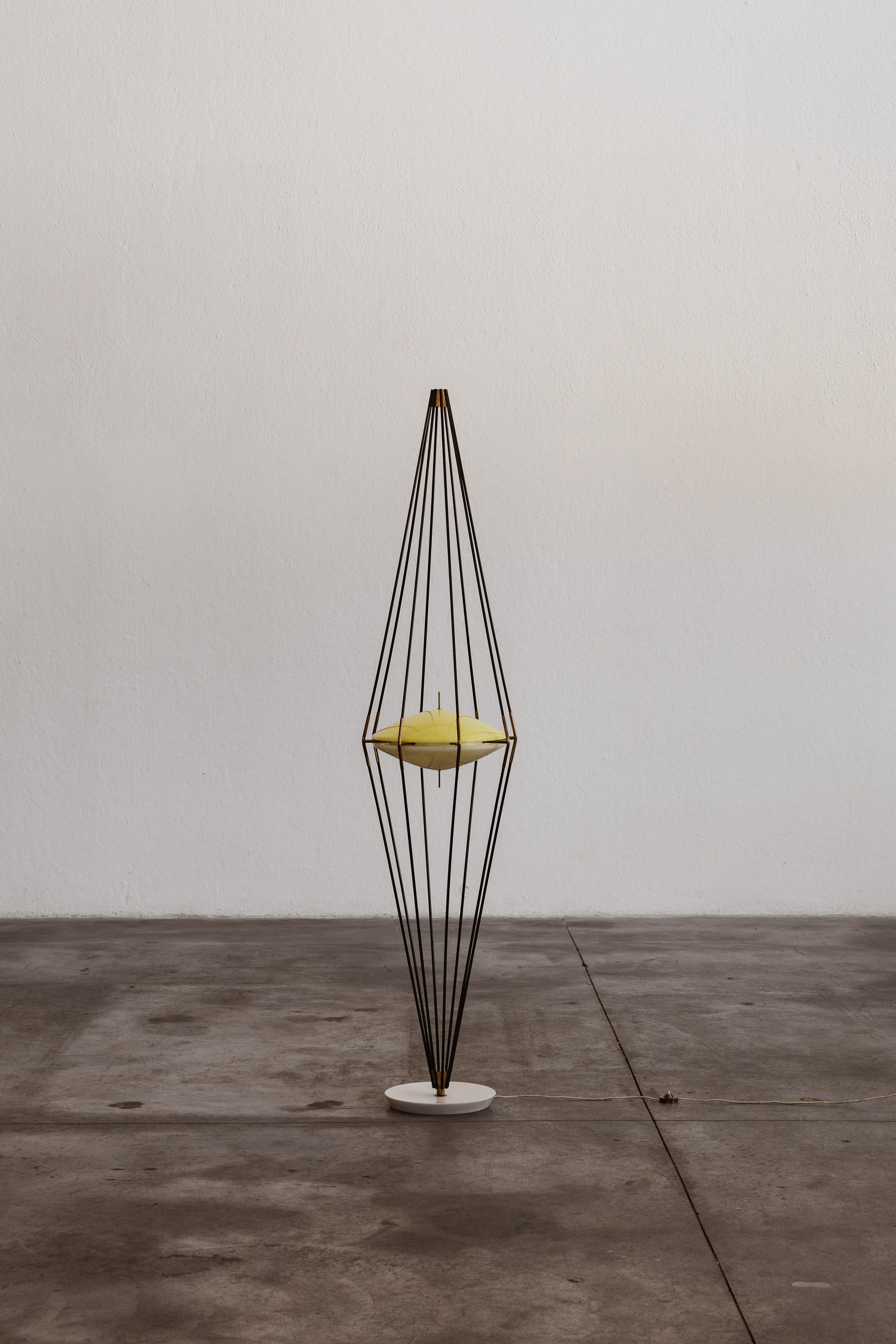 Angelo Lelii 12628 “Siluro” Floor Lamp for Arredoluce, plexiglass and metal, Italy, 1957

Designed by Angelo Lelii in 1957 for Arredoluce, the 12628 “Siluro” floor lamp is an iconic example of Italian lighting design at its most visionary. The