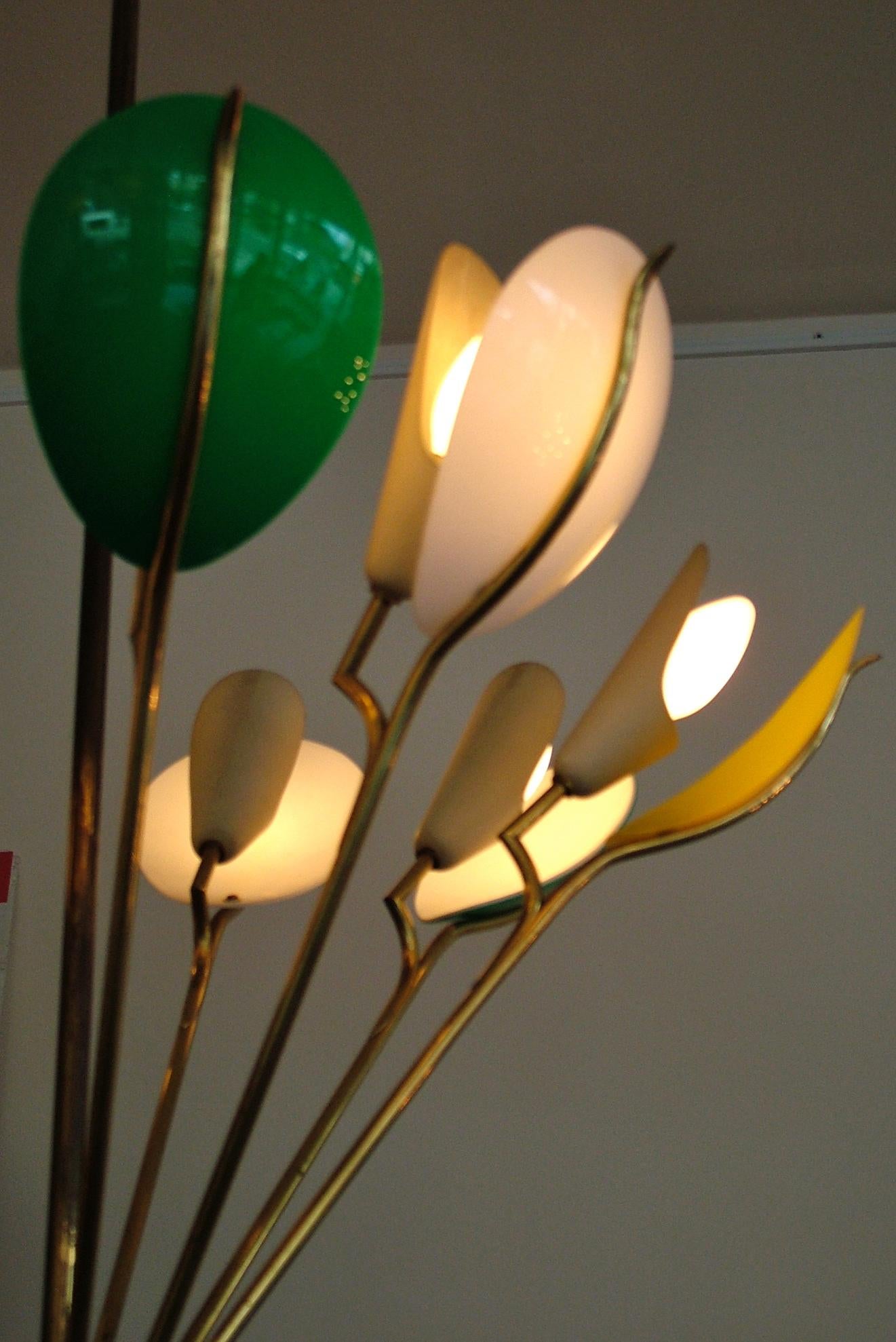 Angelo Lelii 1950s Brass Chandelier, Yellow, Green and White Shades, Arredoluce In Good Condition In London, GB