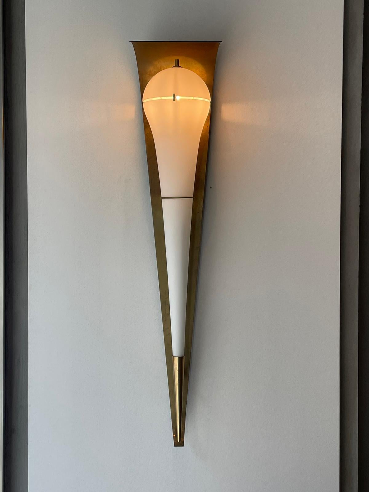 Mid-Century Modern Angelo Lelii Arredoluce Pair of  Wall Lights Mod. 12824 Brass Glass Italy 1960