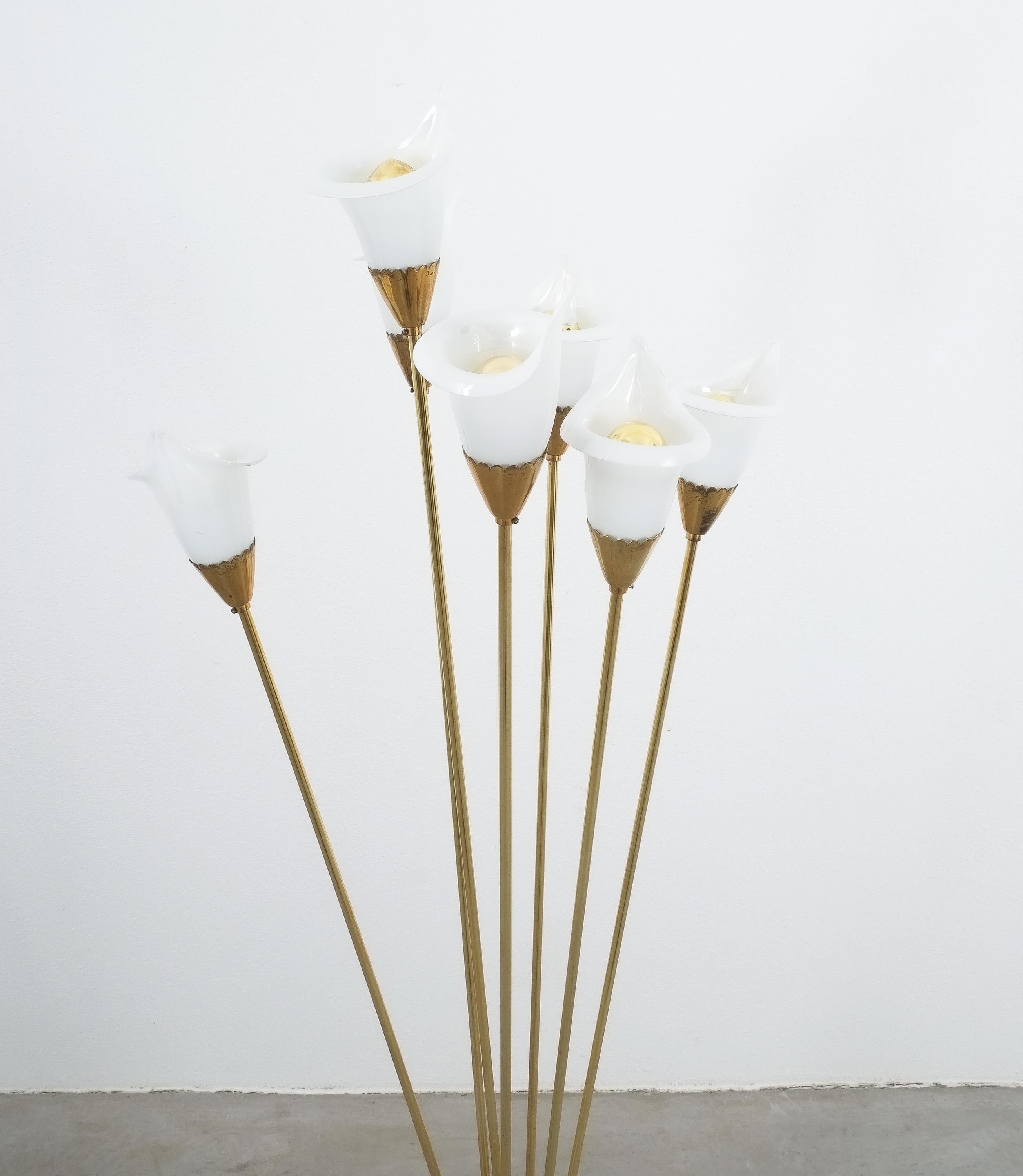 Angelo Lelii Calla Floor Lamp Glass Brass, Midcentury, Italy, Refurbished In Good Condition In Vienna, AT