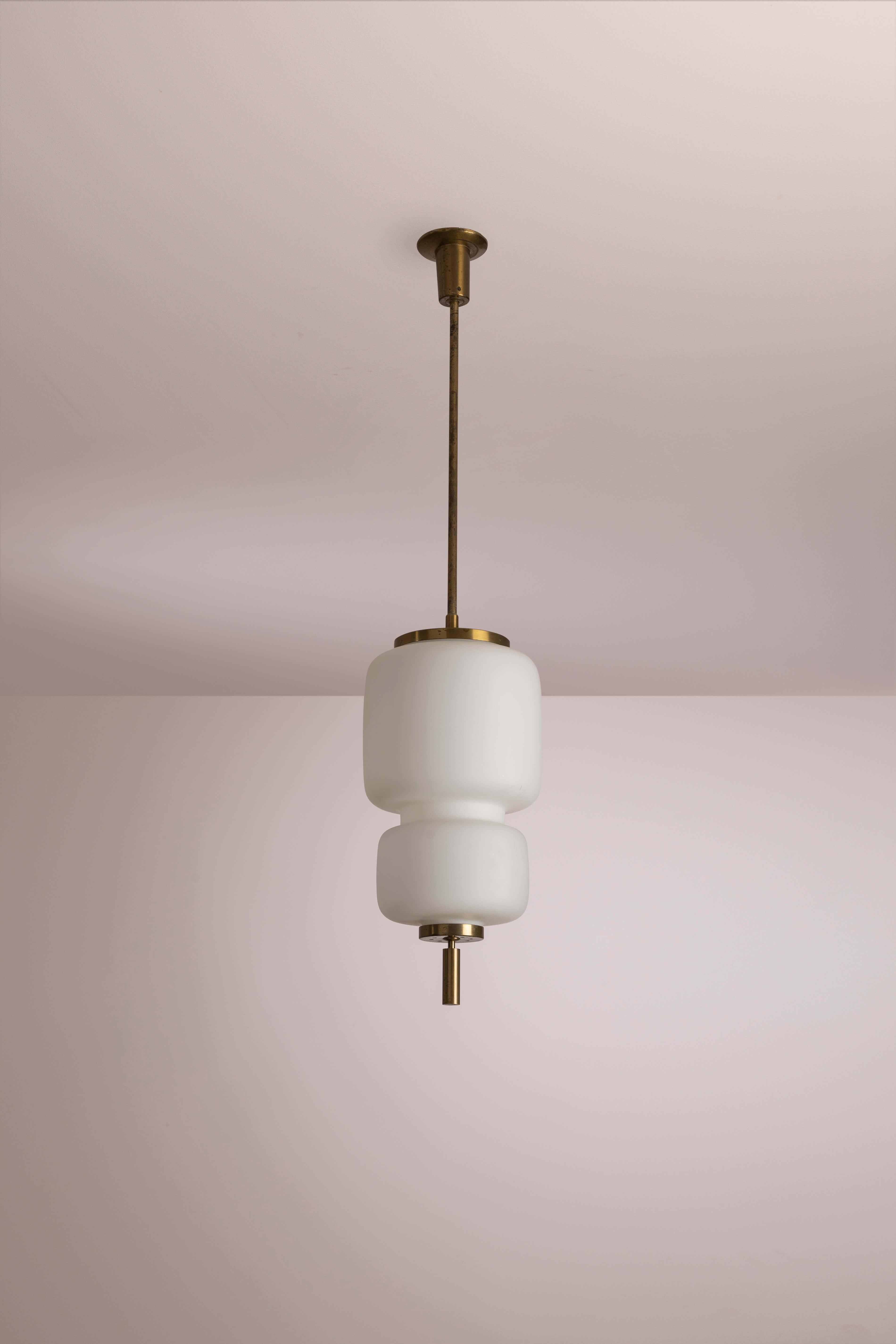 Mid-Century moderno Lampada a sospensione in ottone e vetro certificata Angelo Lelii di Arredoluce, Italia, anni '50 in vendita