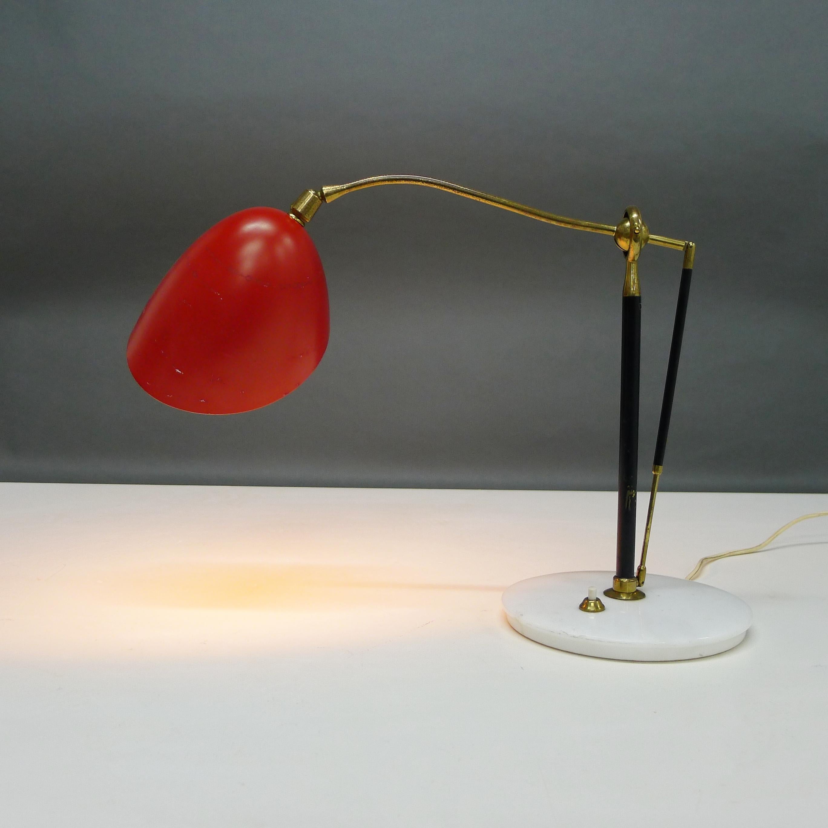 Angelo Lelii, Lampada da tavolo o da scrivania, modello 12401, Arredoluce, Italia, circa 1952 in vendita 1