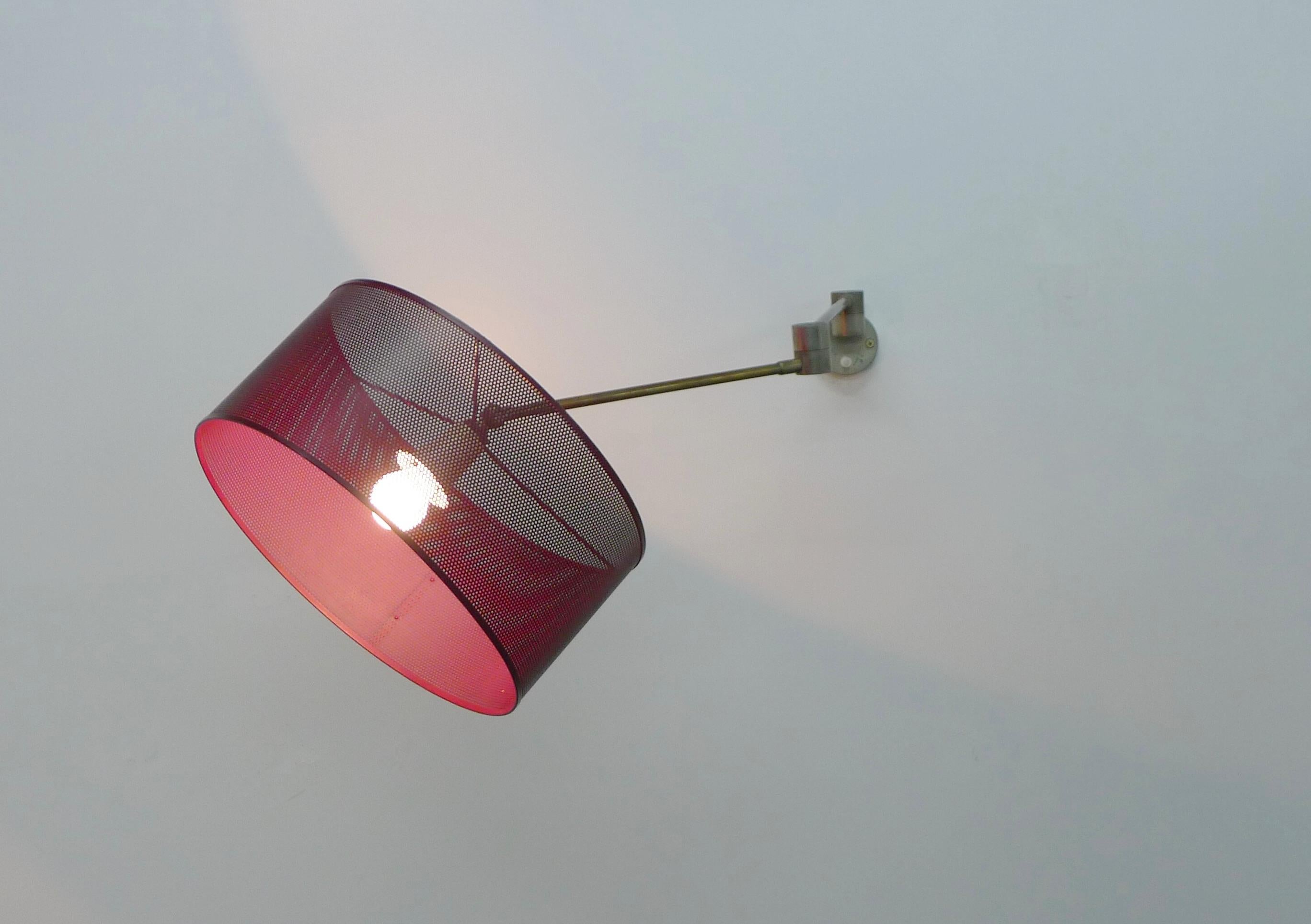 Angelo Lelii for Arredoluce, Adjustable Wall Light with Red Mesh Shade, 1950s For Sale 6