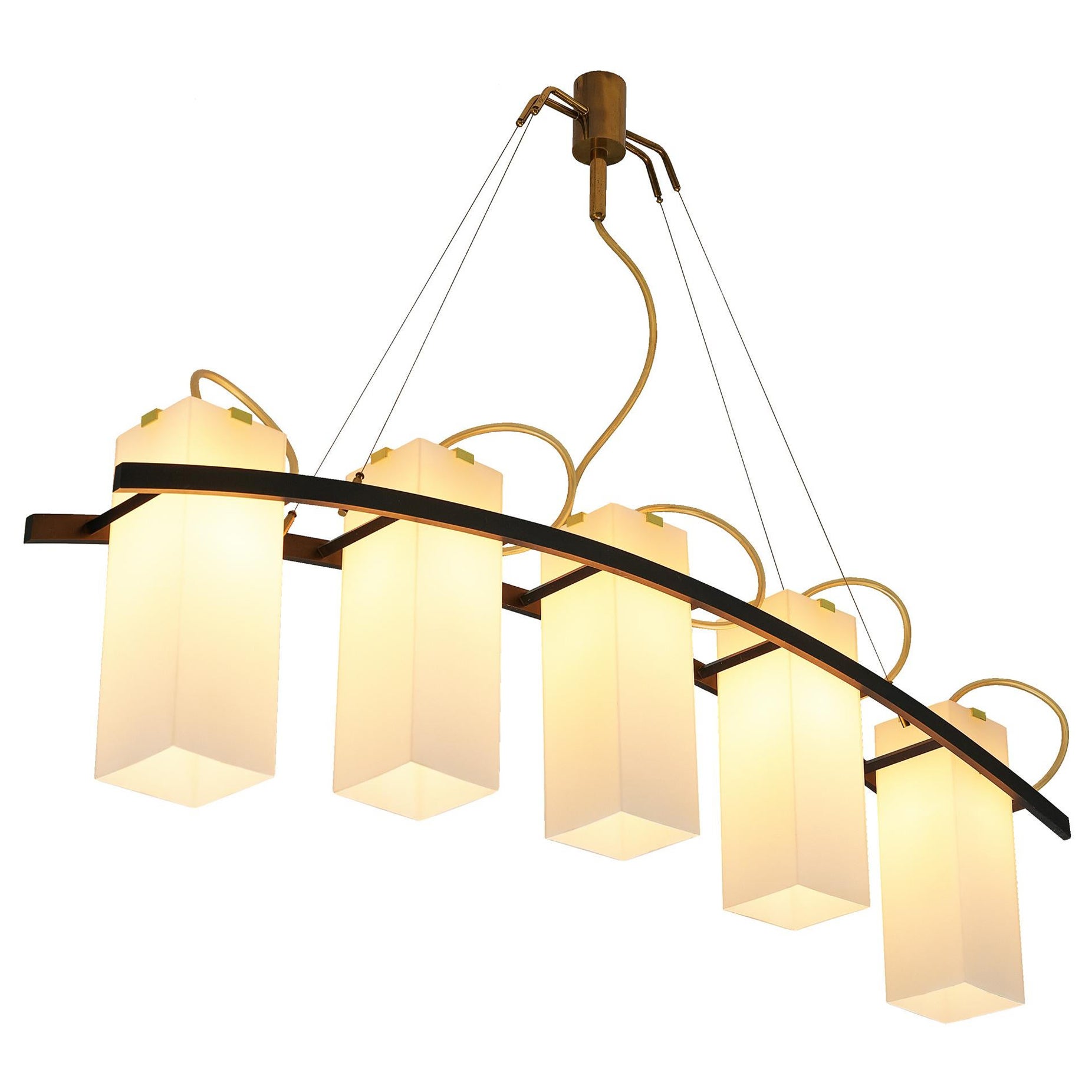 Angelo Lelii per Arredoluce Lampadario '12701' in ottone e vetro opalino in vendita