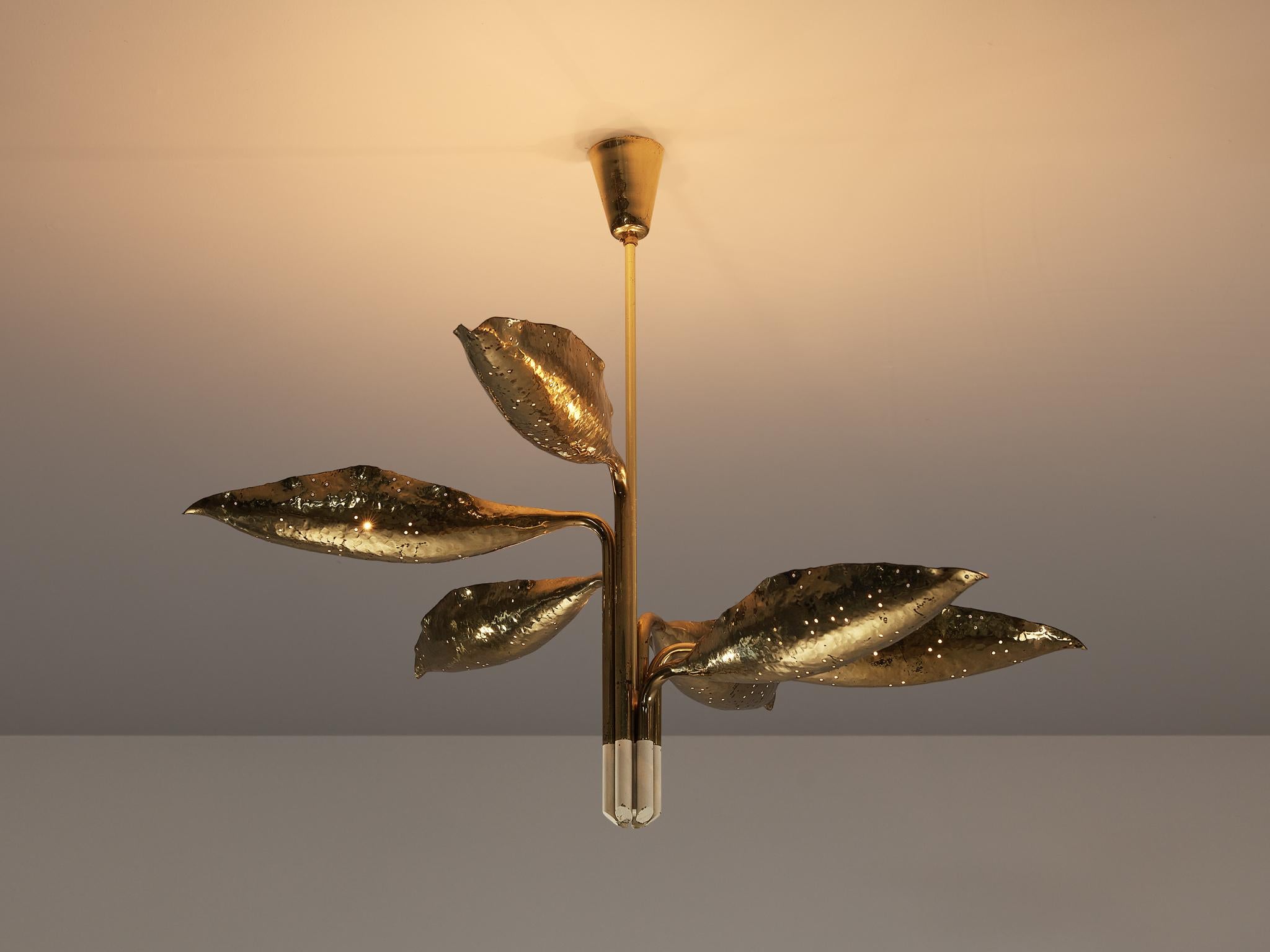 Angelo Lelii for Arredoluce, chandelier model 12369, brass, Italy, circa 1951

Organic chandelier by Angelo Lelii designed for Arredoluce. Six leaves open towards the ceiling and surround the lightbulbs. The hammered, perforated brass has a vivid