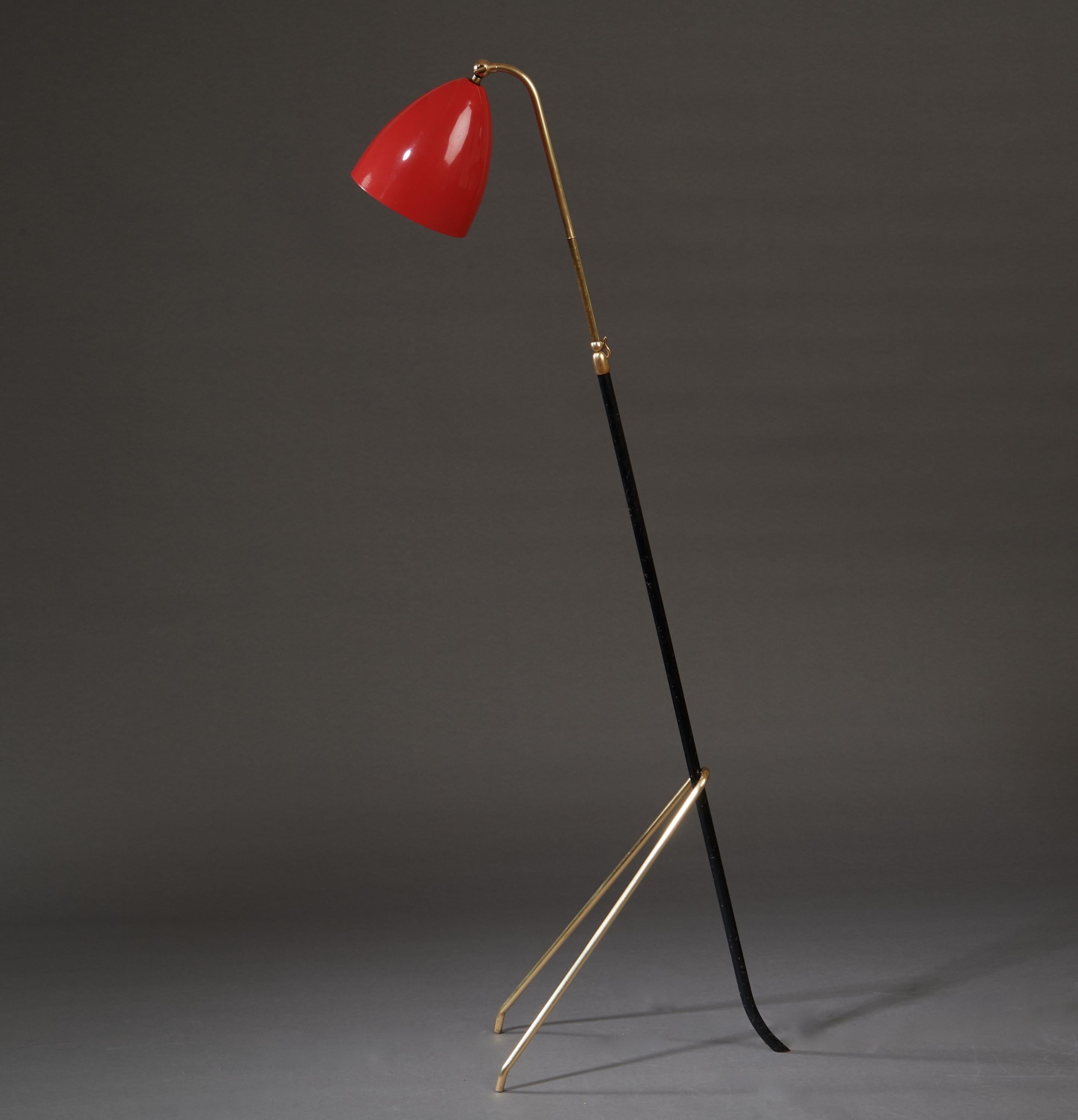 Angelo Lelii for Arredoluce Extendable Height Floor Lamp in Brass, Red Lacquer For Sale 10