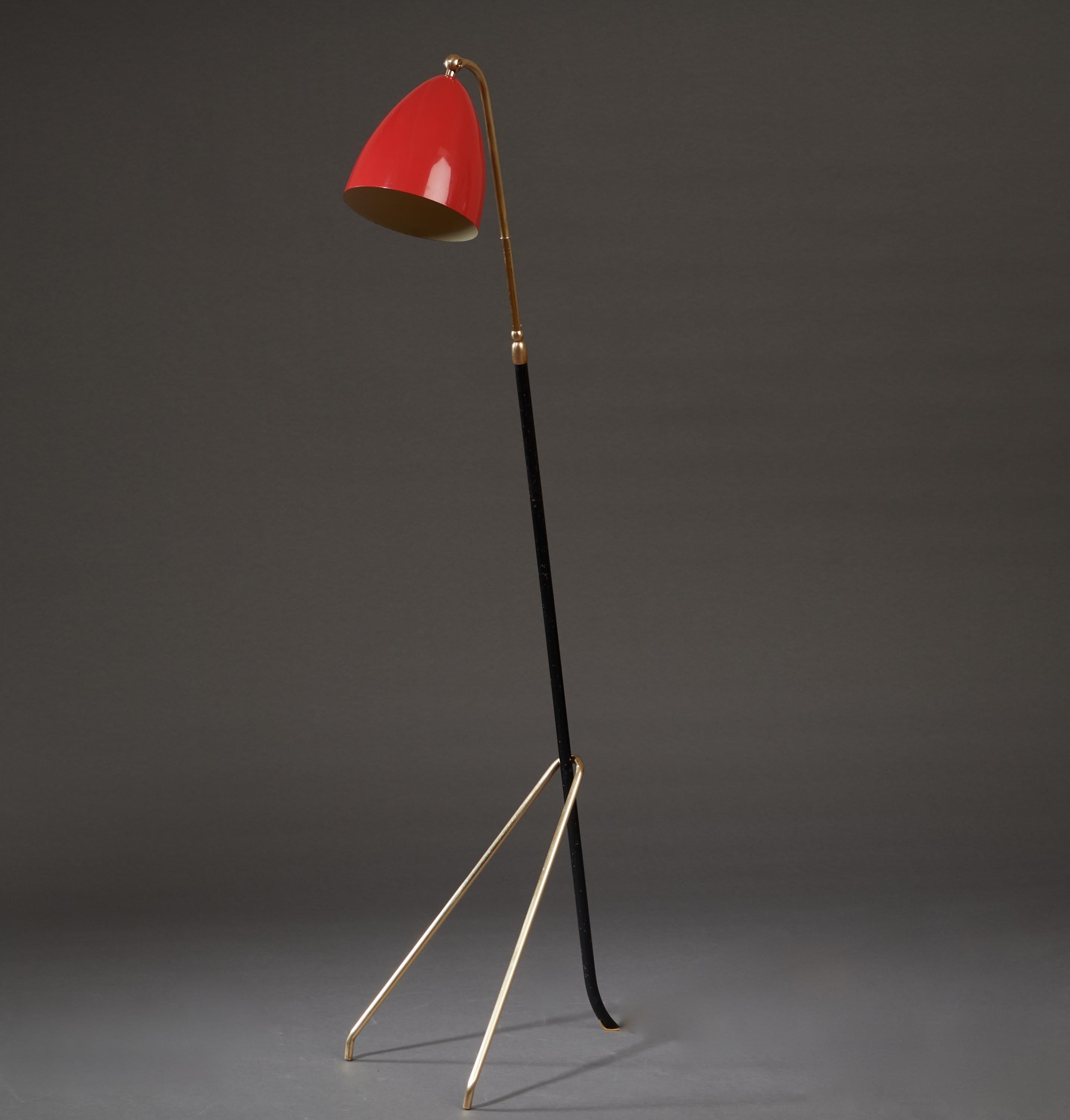 Mid-20th Century Angelo Lelii for Arredoluce Extendable Height Floor Lamp in Brass, Red Lacquer For Sale