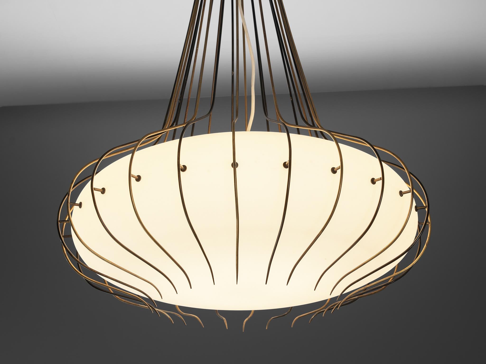 Angelo Lelii for Arredoluce 'Medusa' Chandelier in Brass and White Opal Glass In condizioni buone in vendita a Waalwijk, NL