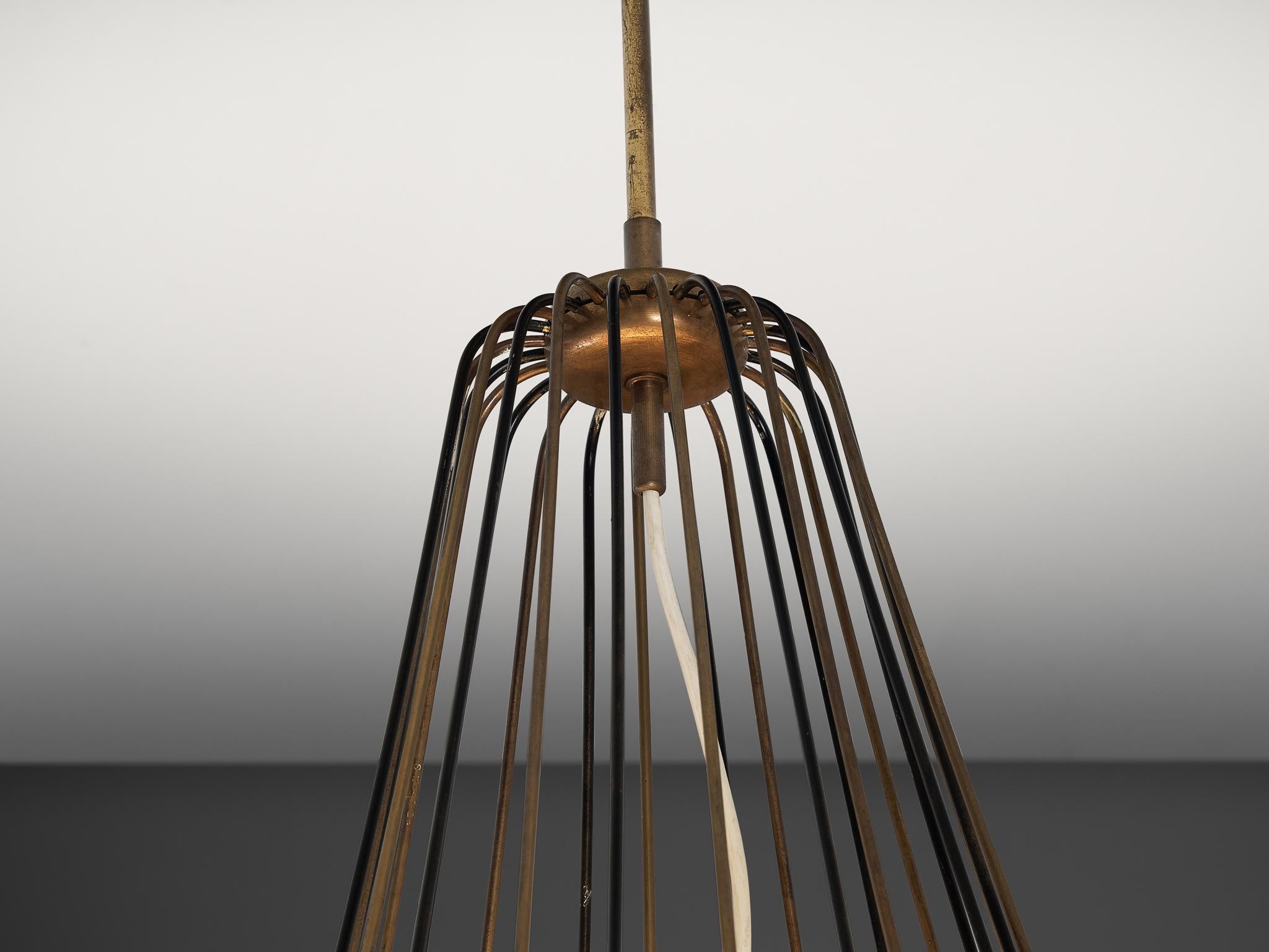 Ottone Angelo Lelii for Arredoluce 'Medusa' Chandelier in Brass and White Opal Glass in vendita