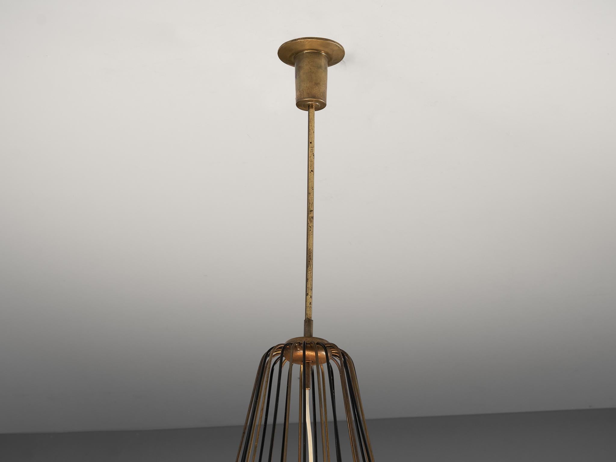 Angelo Lelii for Arredoluce 'Medusa' Chandelier in Brass and White Opal Glass in vendita 1