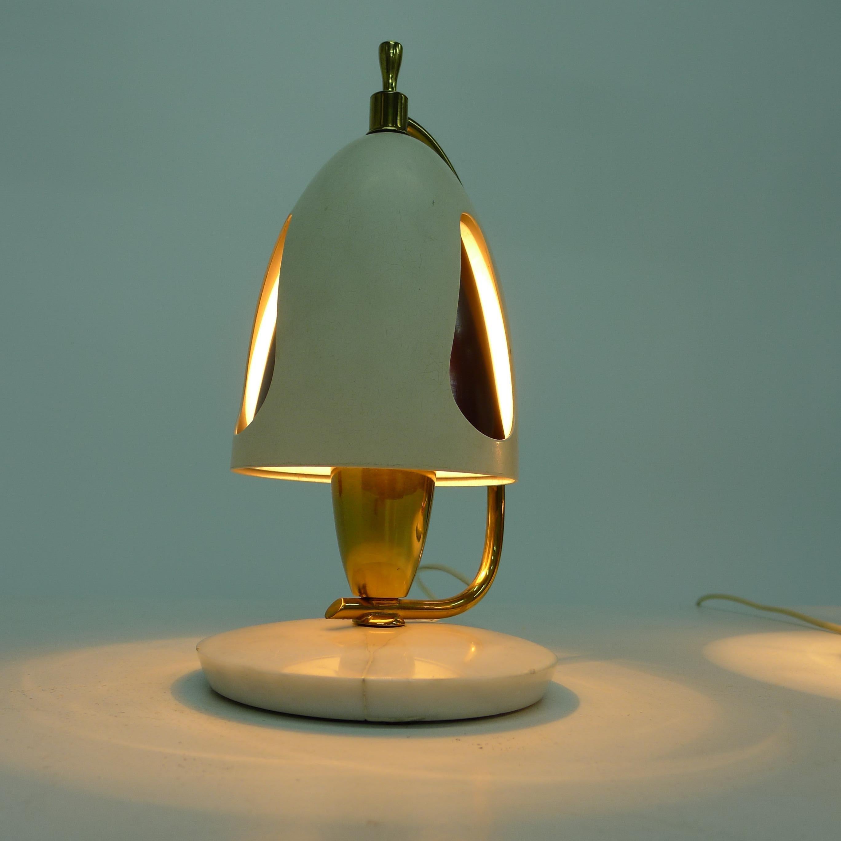Angelo Lelii per Arredoluce, Coppia di lampade da tavolo italiane, modello 12398, 1952 in vendita 4