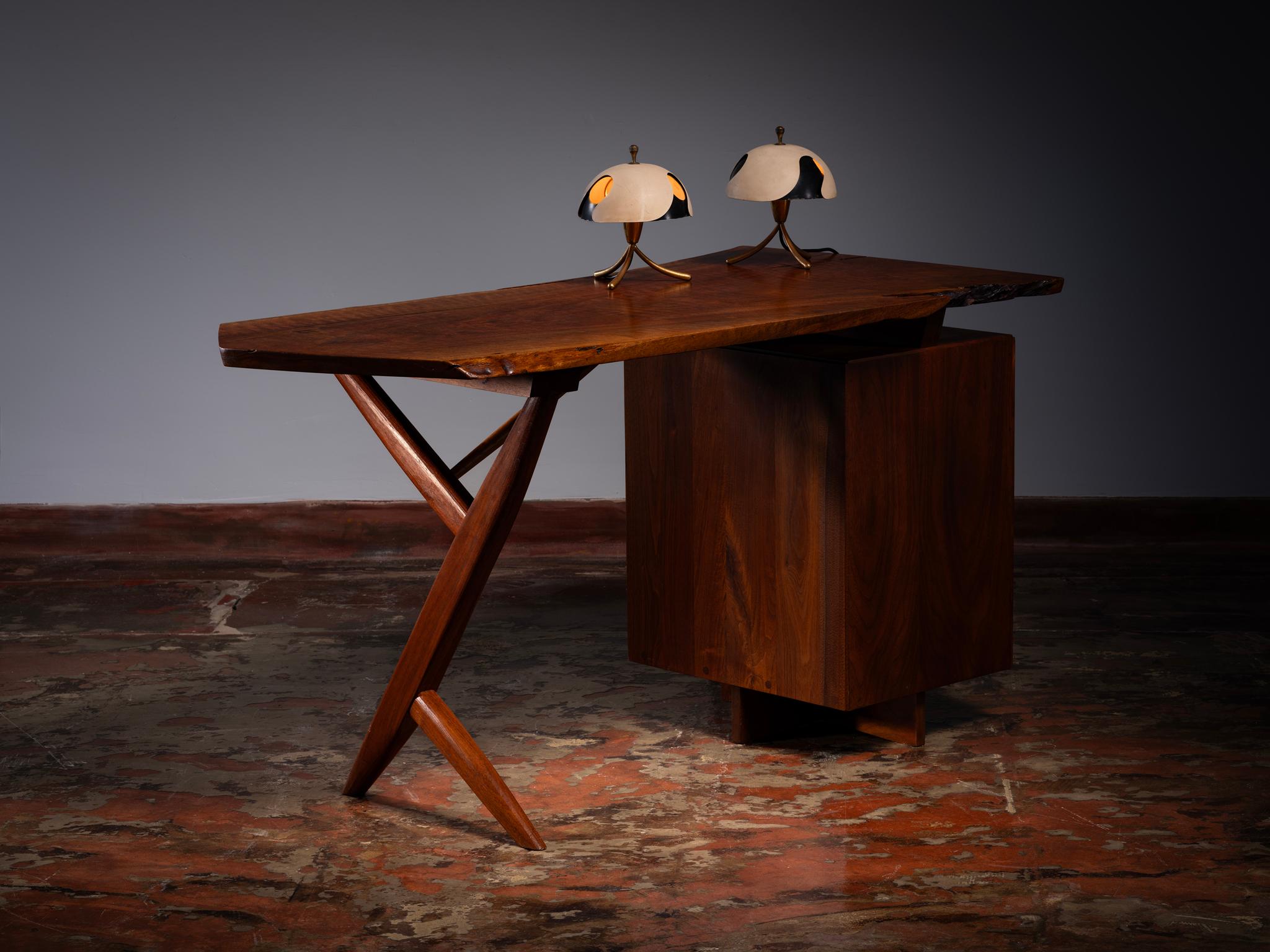 Angelo Lelii para Arredoluce Raro par de lámparas de mesa Italiano en venta