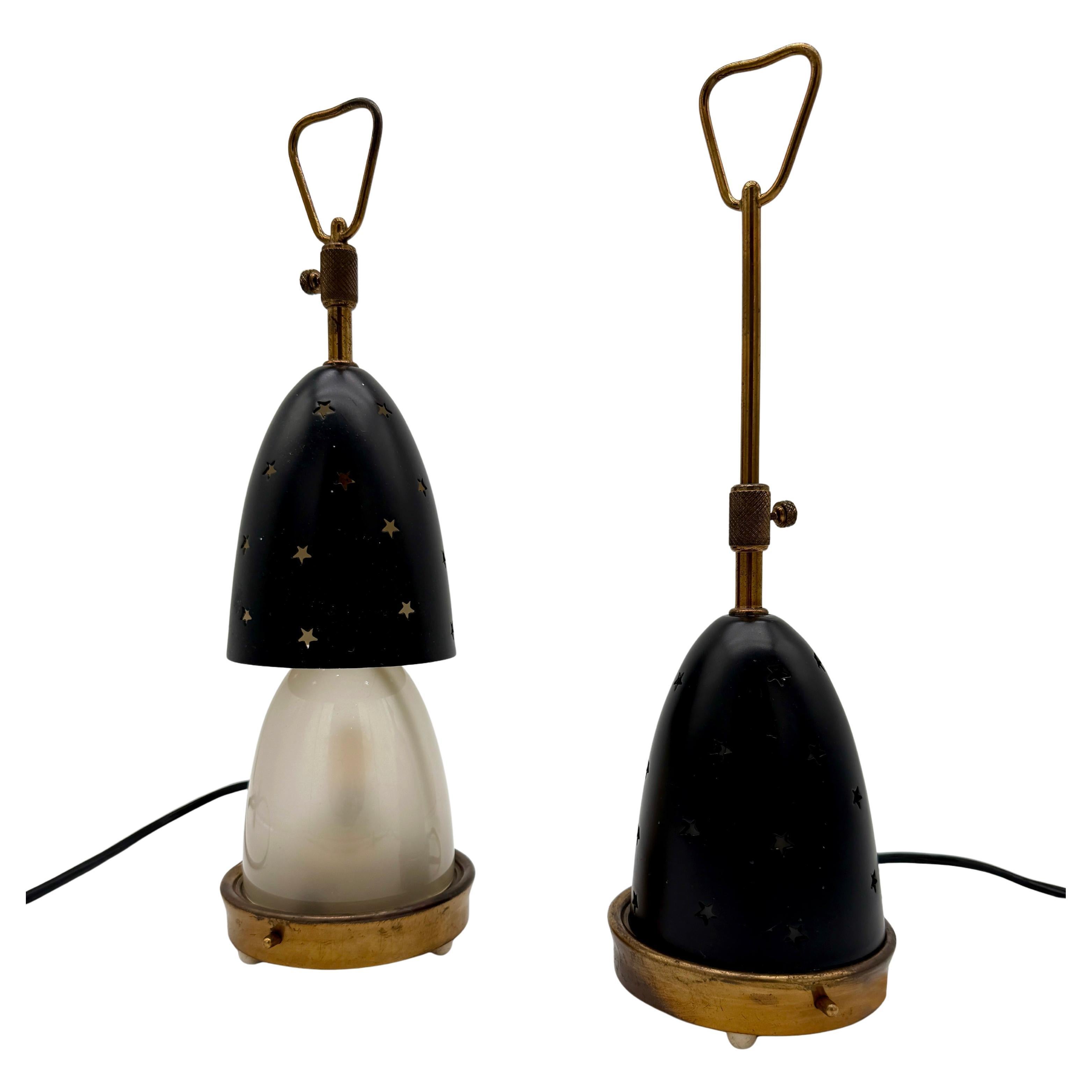 Angelo Lelii pour Arredoluce Lampes de table "Stellina/Kennedy", émaillées Italie 1950 en vente