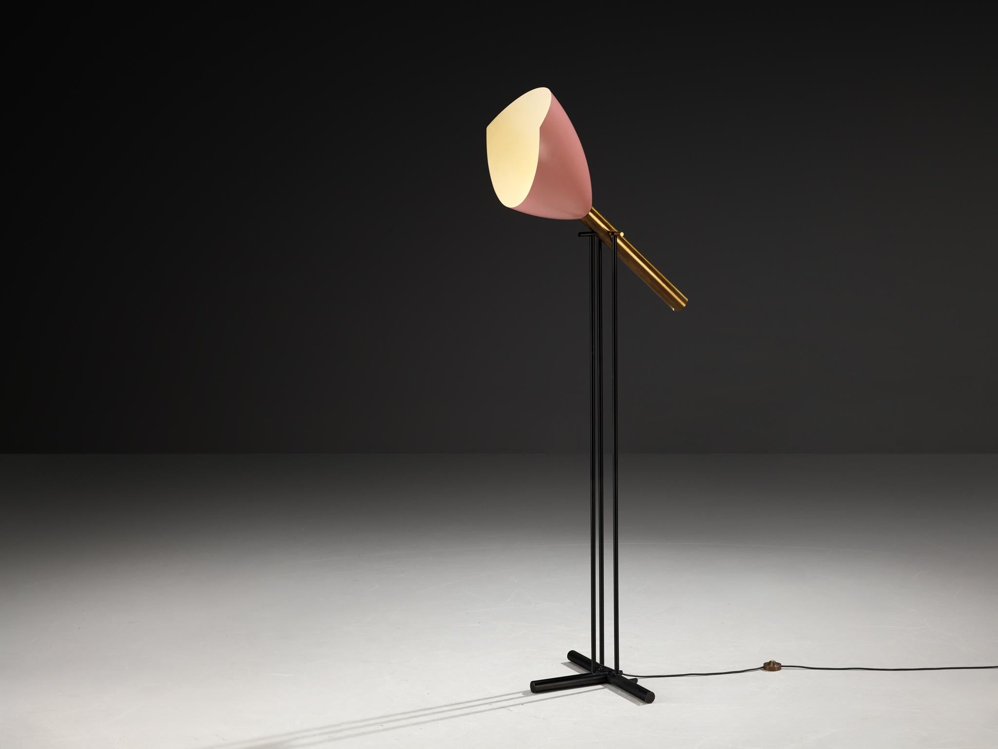 Angelo Lelii pour Arredoluce, lampadaire 'Televisione', modèle '12627', laiton poli, aluminium laqué, acier laqué, Italie, vers 1956 

Ce lampadaire 