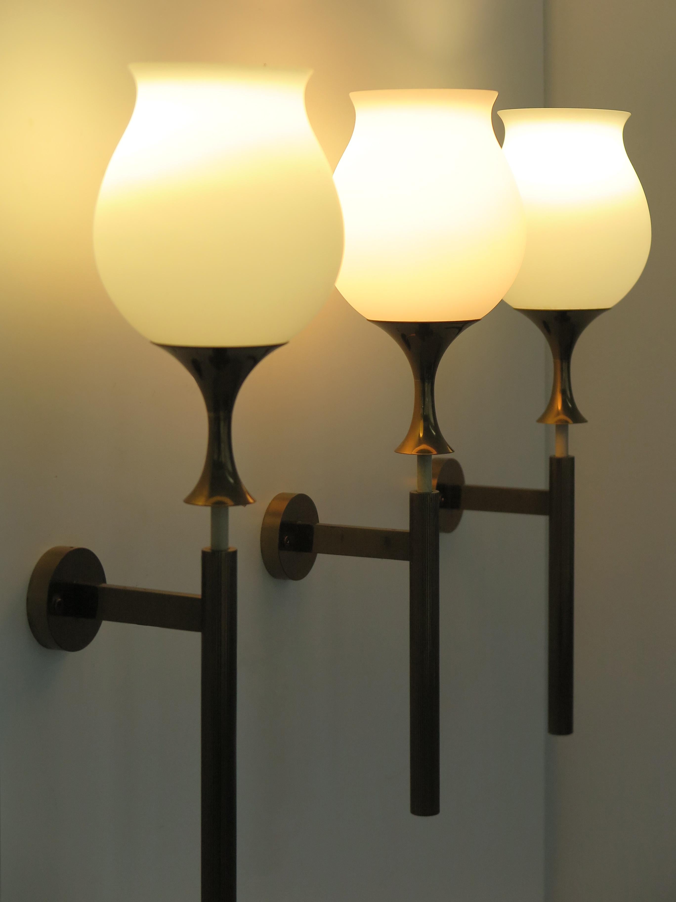 Angelo Lelii Italian Midcentury Glass Brass Sconces Wall Lamps Arredoluce 1950s In Good Condition For Sale In Reggio Emilia, IT