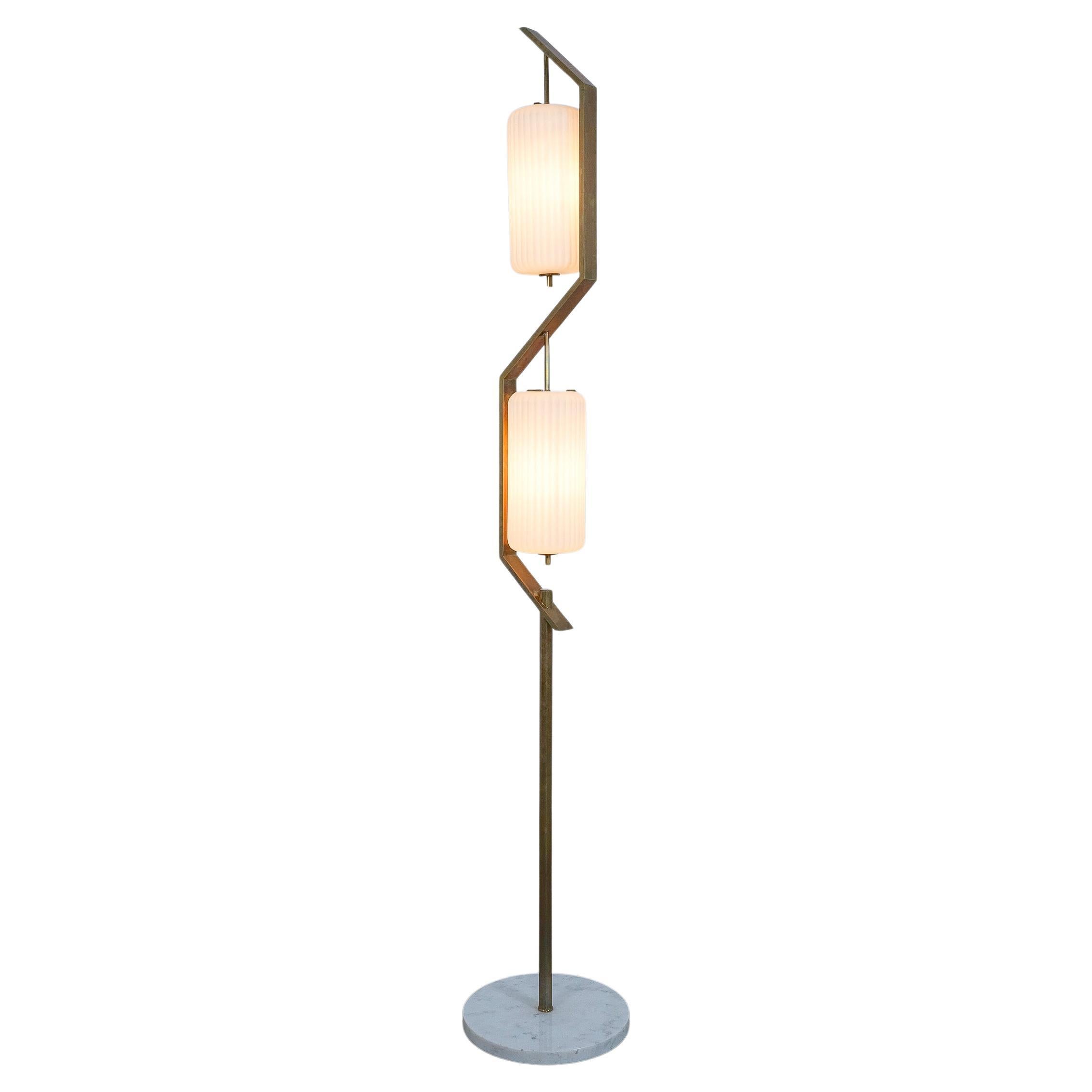 Angelo Lelii Mod.257 Lámpara de pie de latón y cristal opalino, Arredoluce, 1959