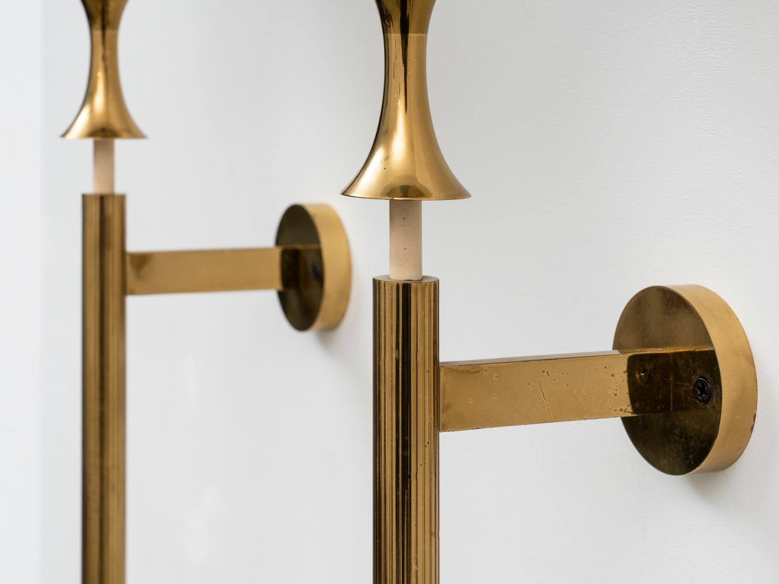 Angelo Lelii Pair of Large Brass Opaline Midcentury Sconces for Arredoluce 1956 In Good Condition For Sale In Milan, Italy