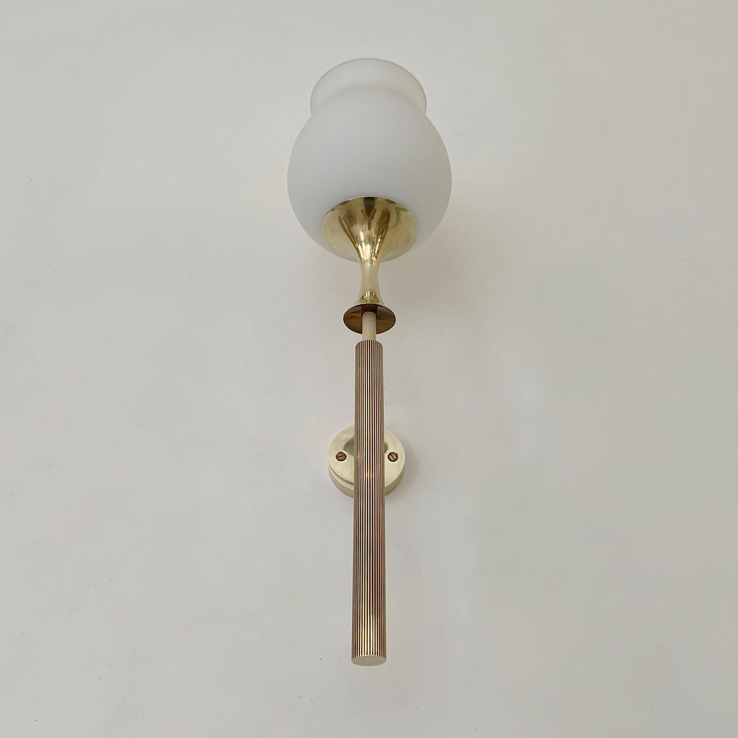 Lucidato Angelo Lelii Coppia di lampade in ottone di Arredoluce, circa 1956, Italia. in vendita