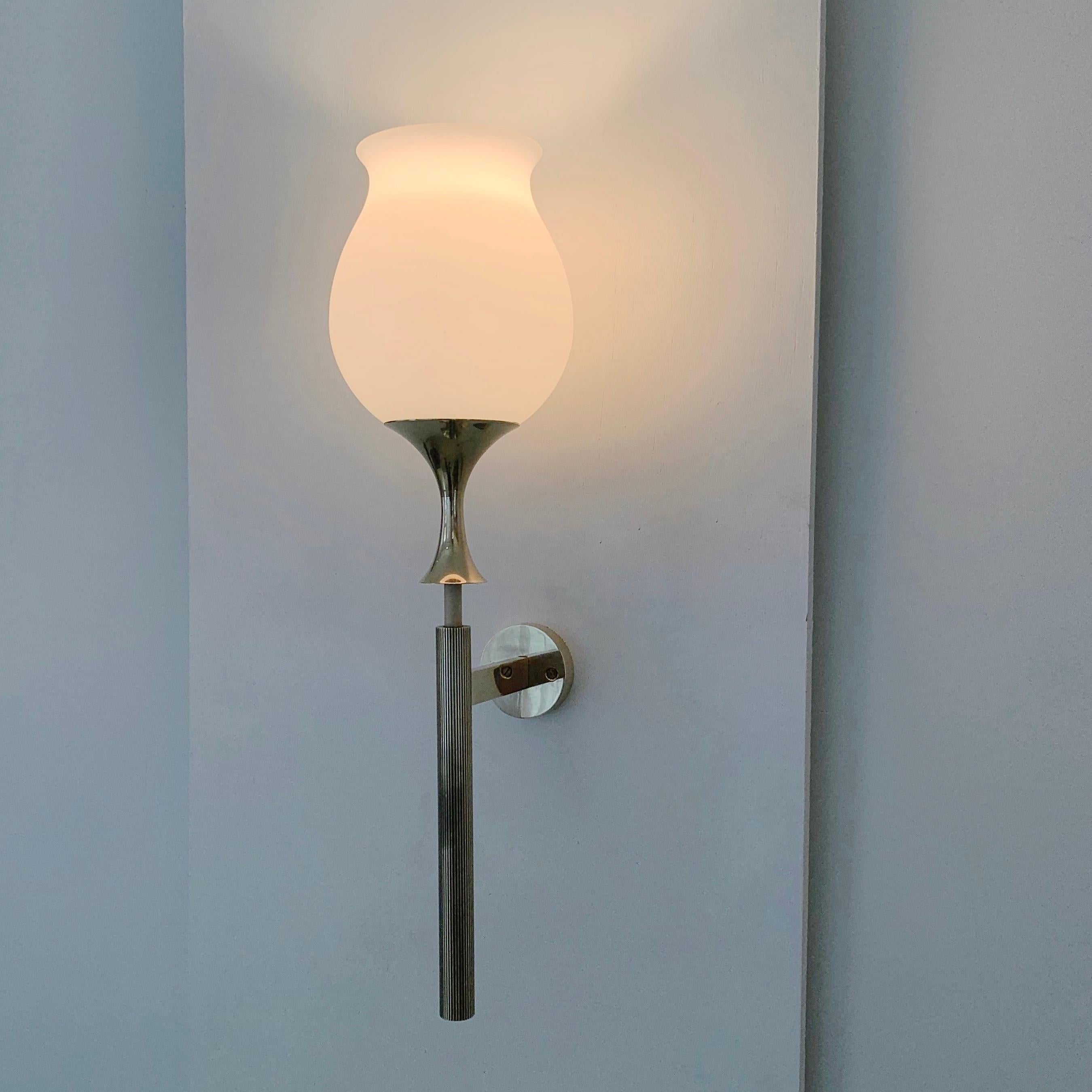 Ottone Angelo Lelii Coppia di lampade in ottone di Arredoluce, circa 1956, Italia. in vendita