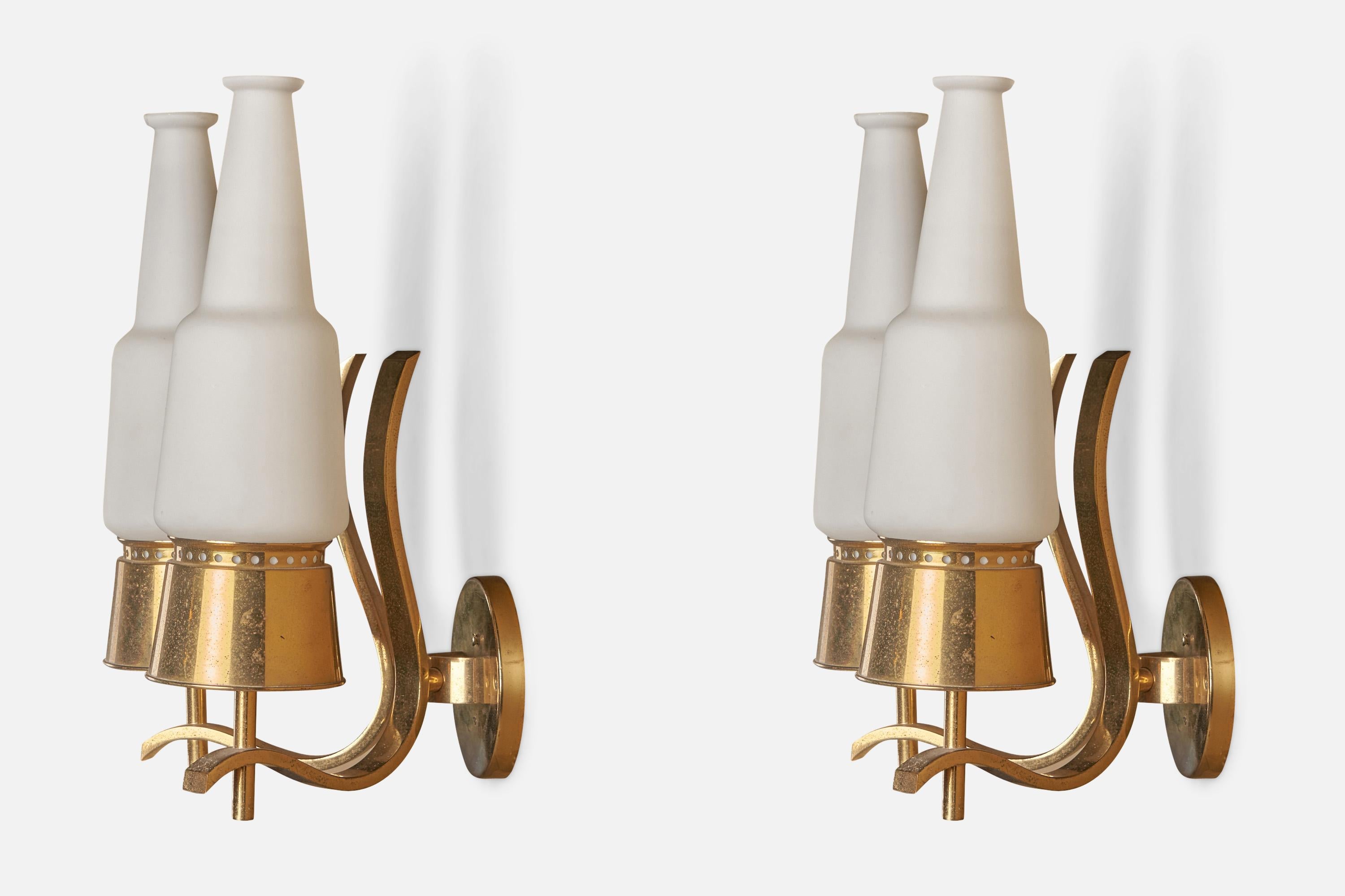 Angelo Lelii, Wall Lights, Brass, Glass, Italy, 1950s In Good Condition For Sale In High Point, NC