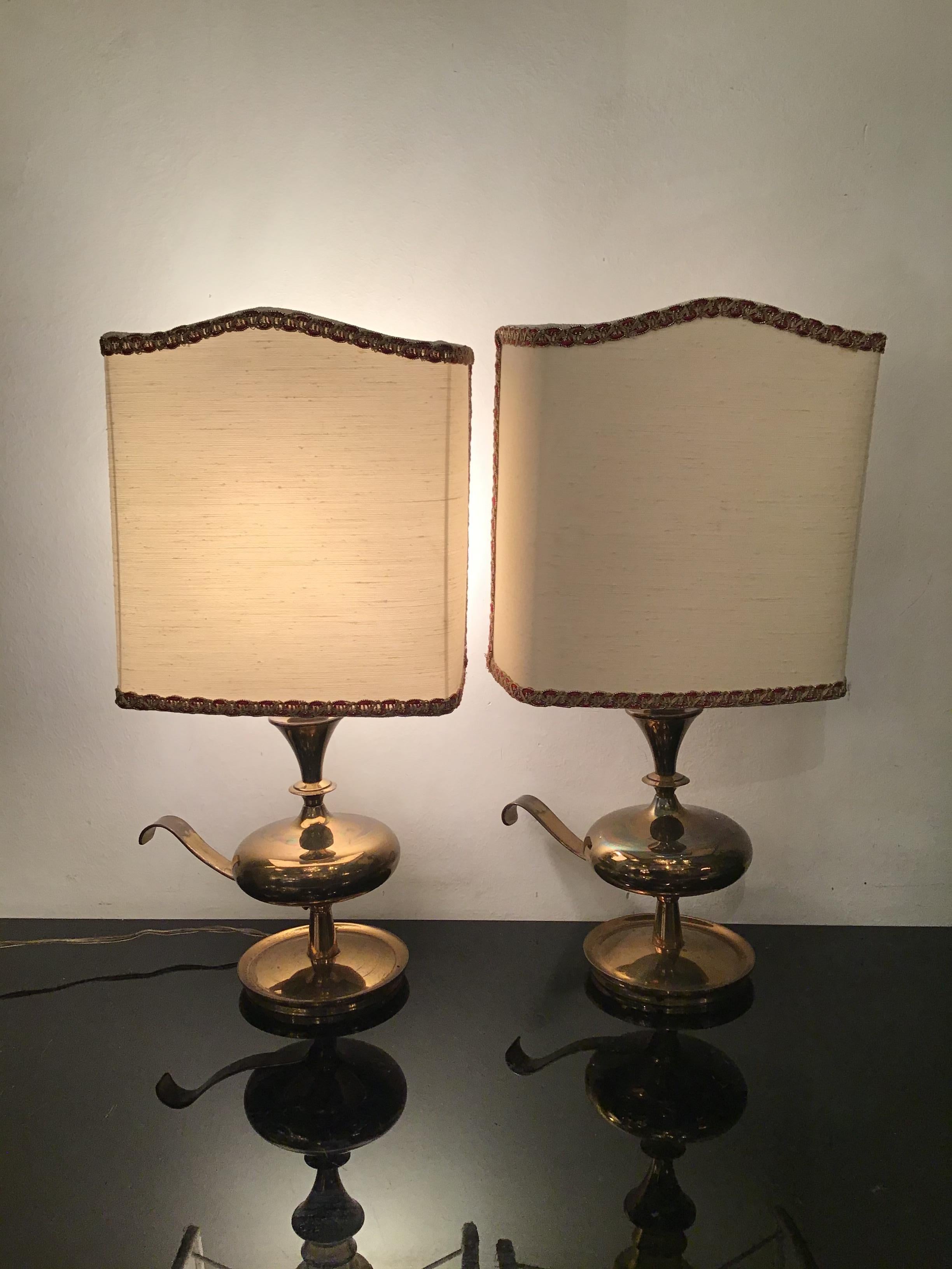 Angelo LeliiDeux lampes de table Abat-jour en tissu laiton 1950 Italie en vente 8