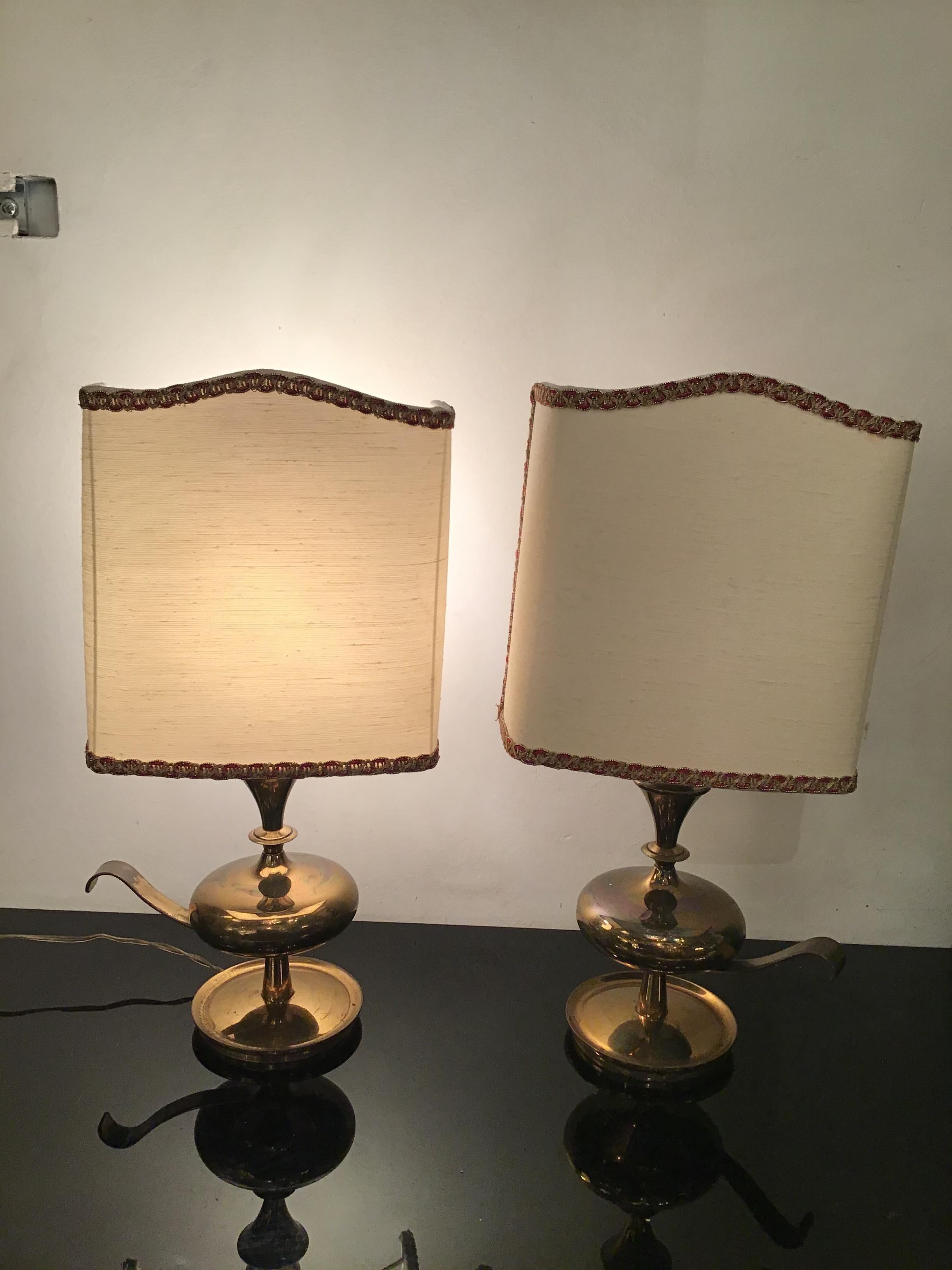 Autre Angelo LeliiDeux lampes de table Abat-jour en tissu laiton 1950 Italie en vente