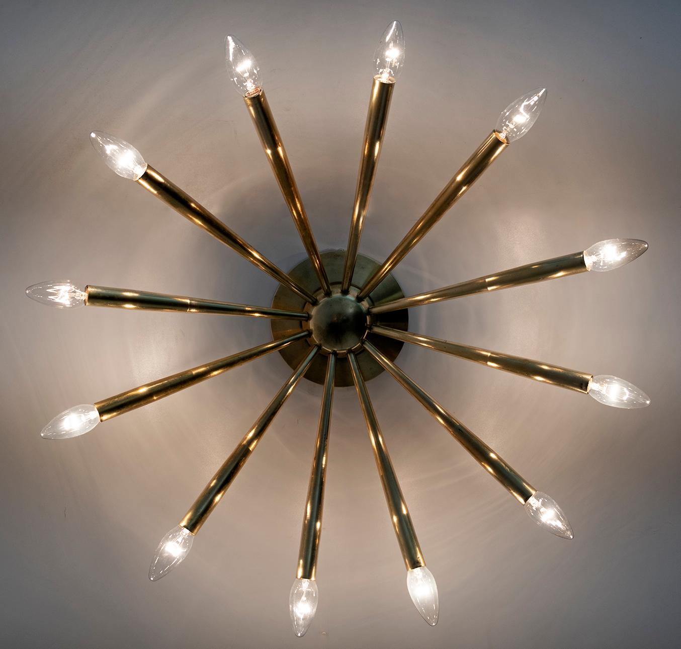 Mid-Century moderno Angelo Lelli, Lampada da parete in ottone italiana del Medioevo per Arredoluce, anni '50 in vendita