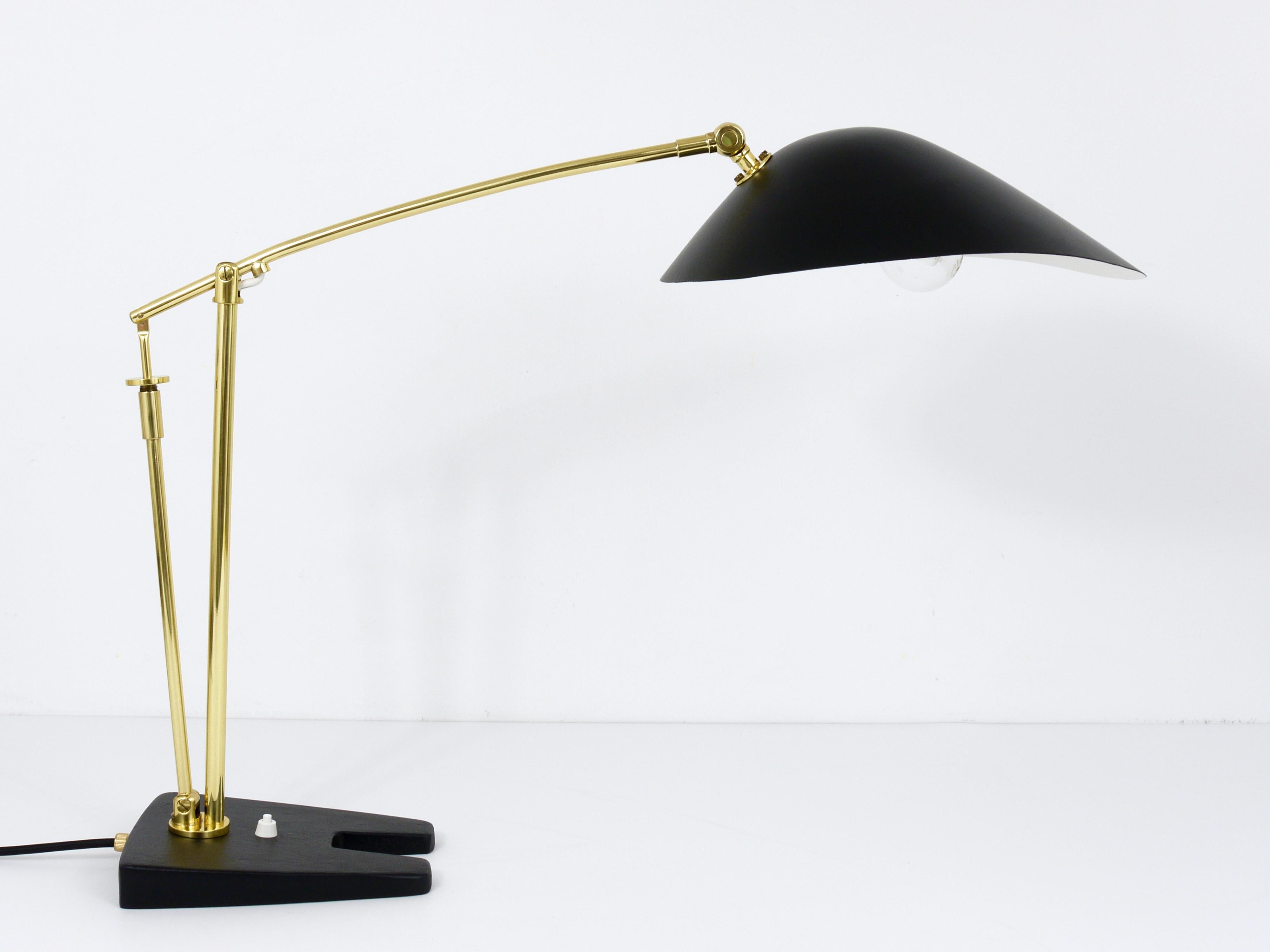 Angelo Lelli Style Articulated Midcentury Brass Table Desk Lamp, Italy, 1950s For Sale 3