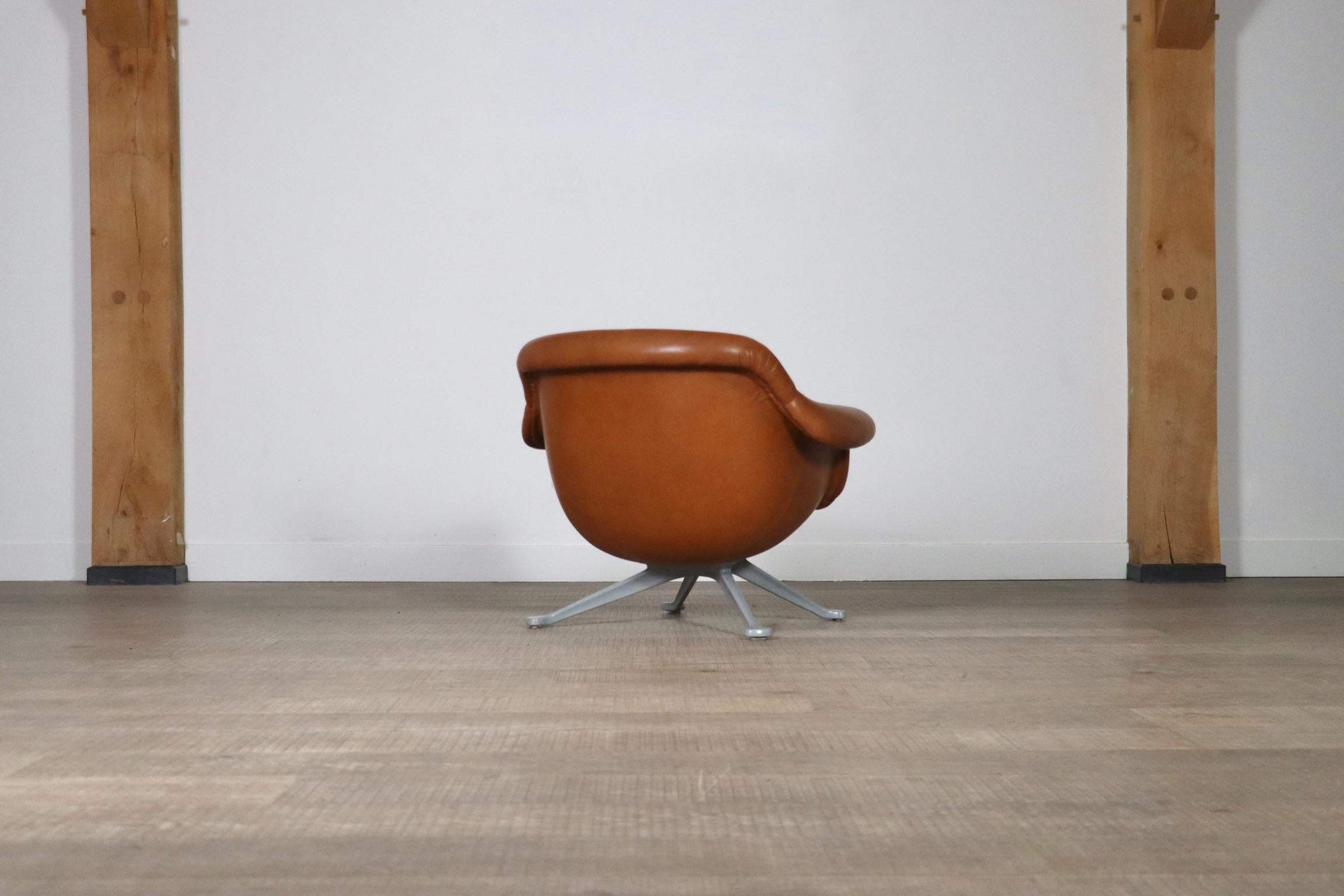 Angelo Magniarotti for Cassina model 1110 lounge chair, Italy 1960s For Sale 7