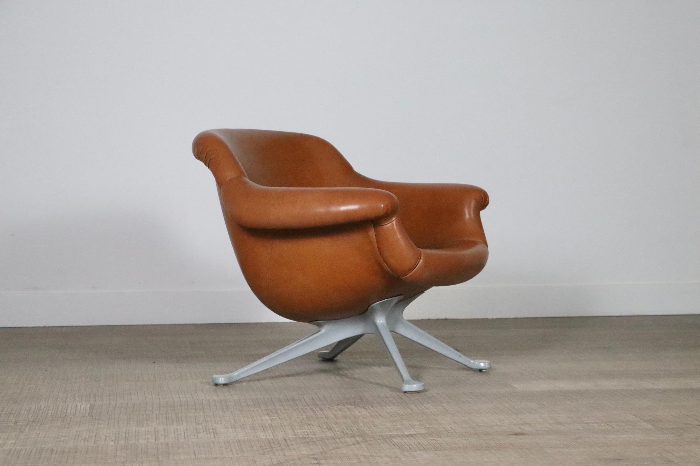 Angelo Magniarotti for Cassina model 1110 lounge chair, Italy 1960s For Sale 2