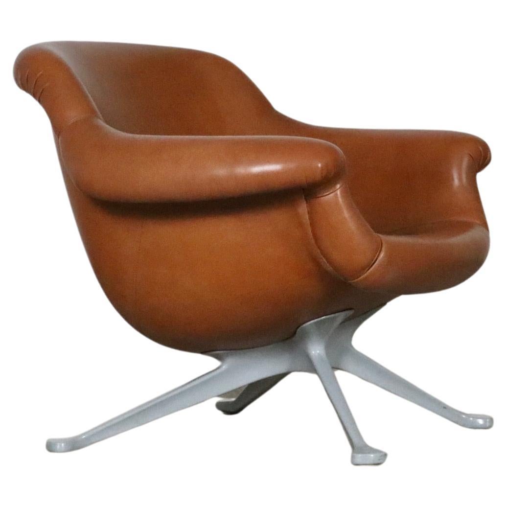 Angelo Magniarotti for Cassina model 1110 lounge chair, Italy 1960s For Sale