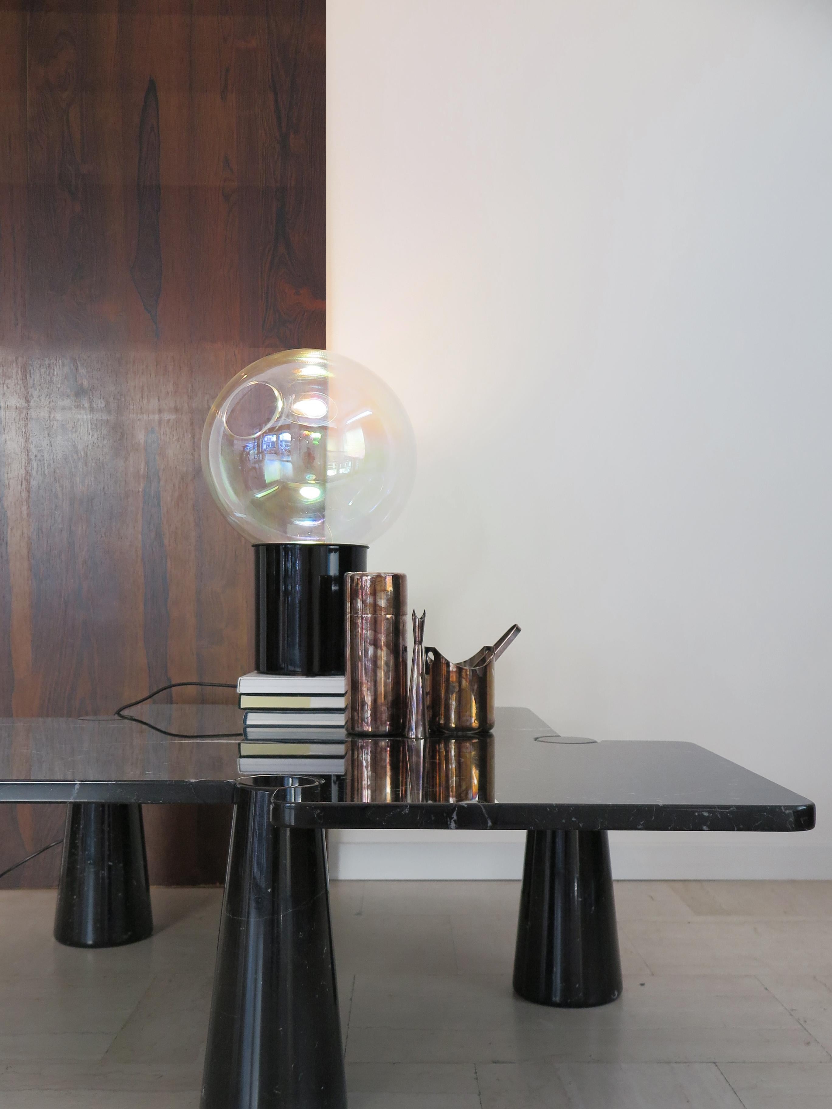 Italian coffee table or sofa table, Eros series model Freccia, in Black Marquinia Marble designed by Angelo Mangiarotti for Skipper, marble elements embedded in dry, Italy 1970s.

This large table of minimal and contemporary design is perfect for