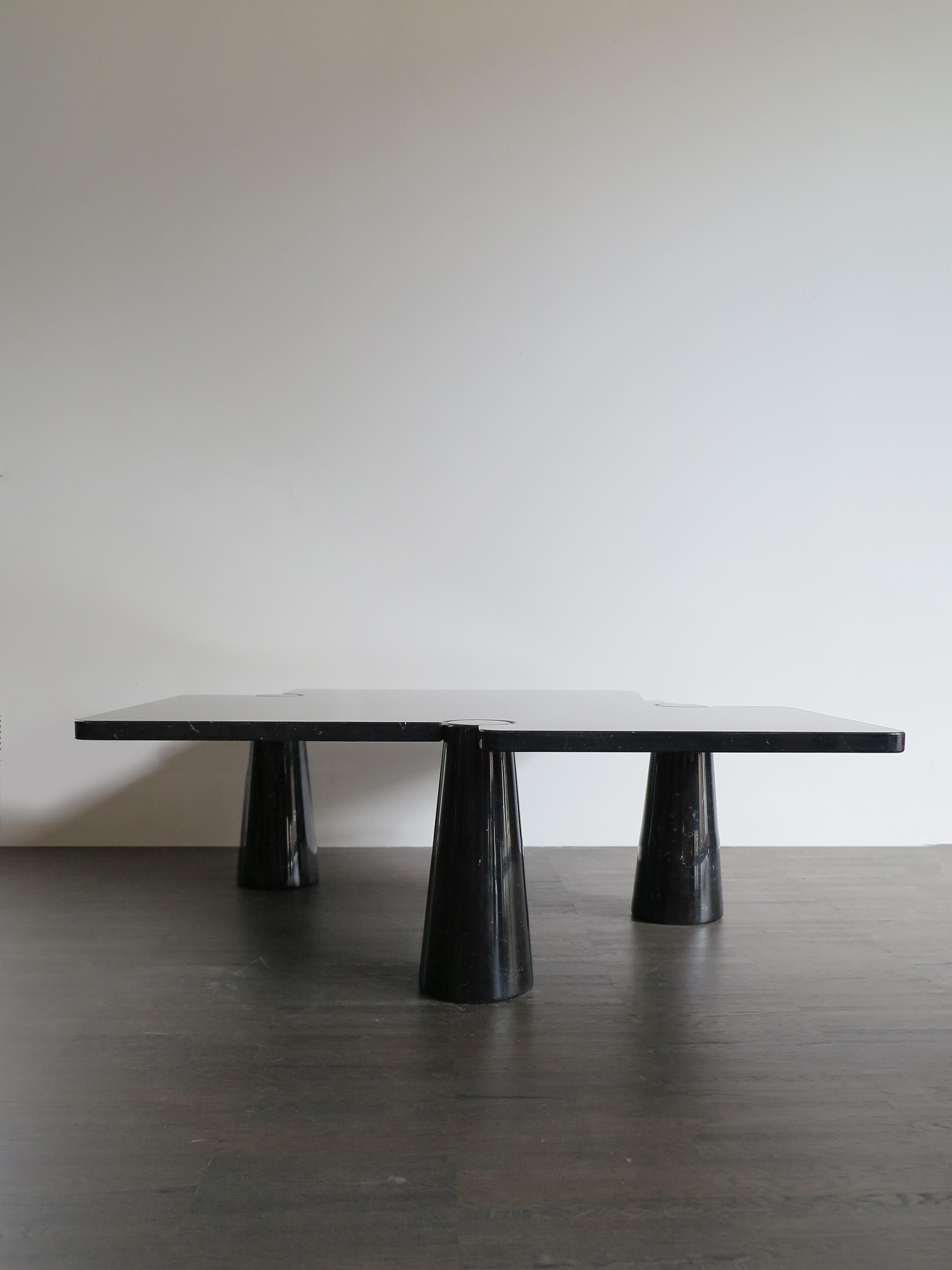 Italian very rare and big coffee table or sofa table, Eros series model Freccia, in Black Marquinia Marble designed by Angelo Mangiarotti for Skipper, circa 1970s.

This large table of minimal and contemporary design is perfect for luxury