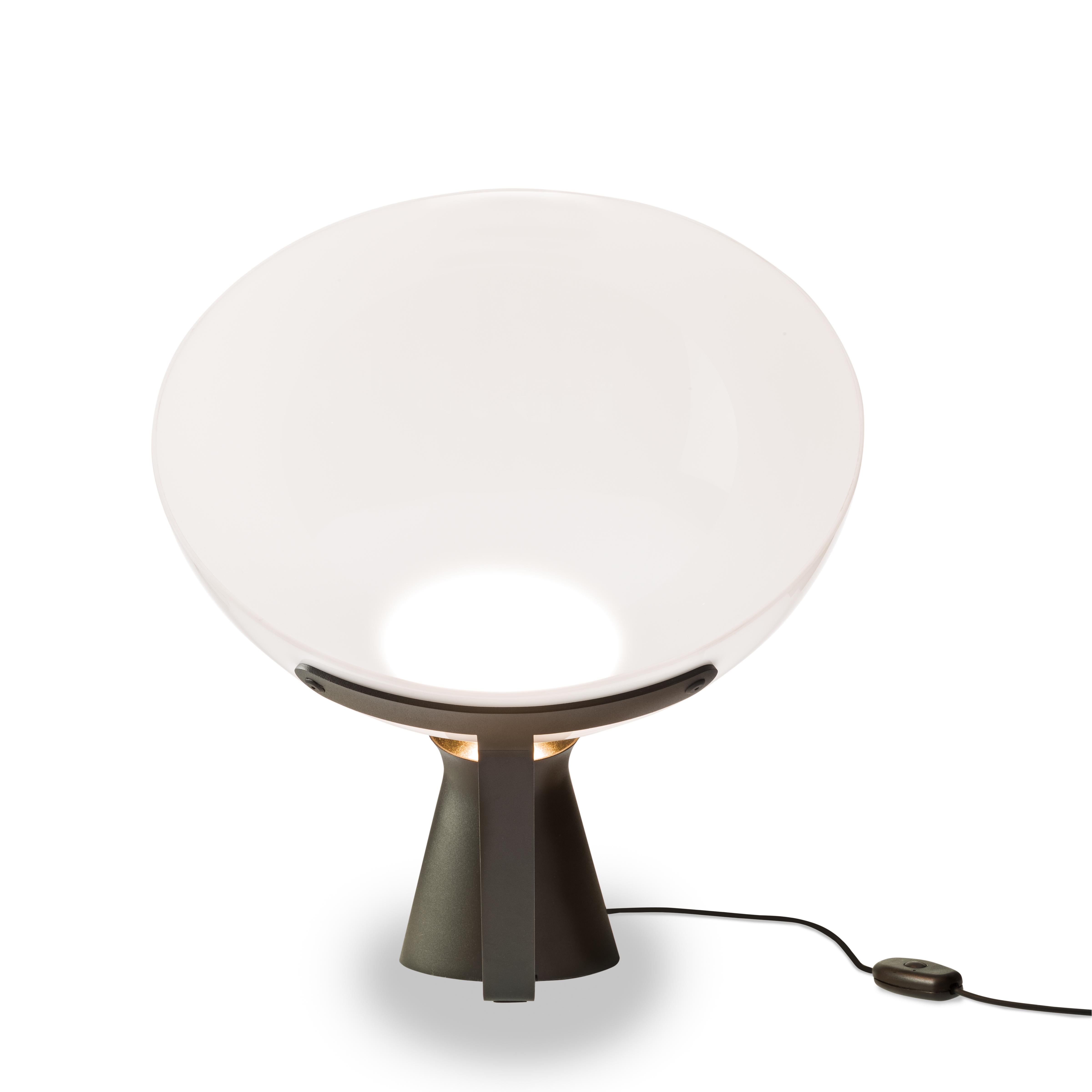 Mid-Century Modern Lampe de table Aida pour Karakter, Angelo Mangiarotti, 1988 en vente