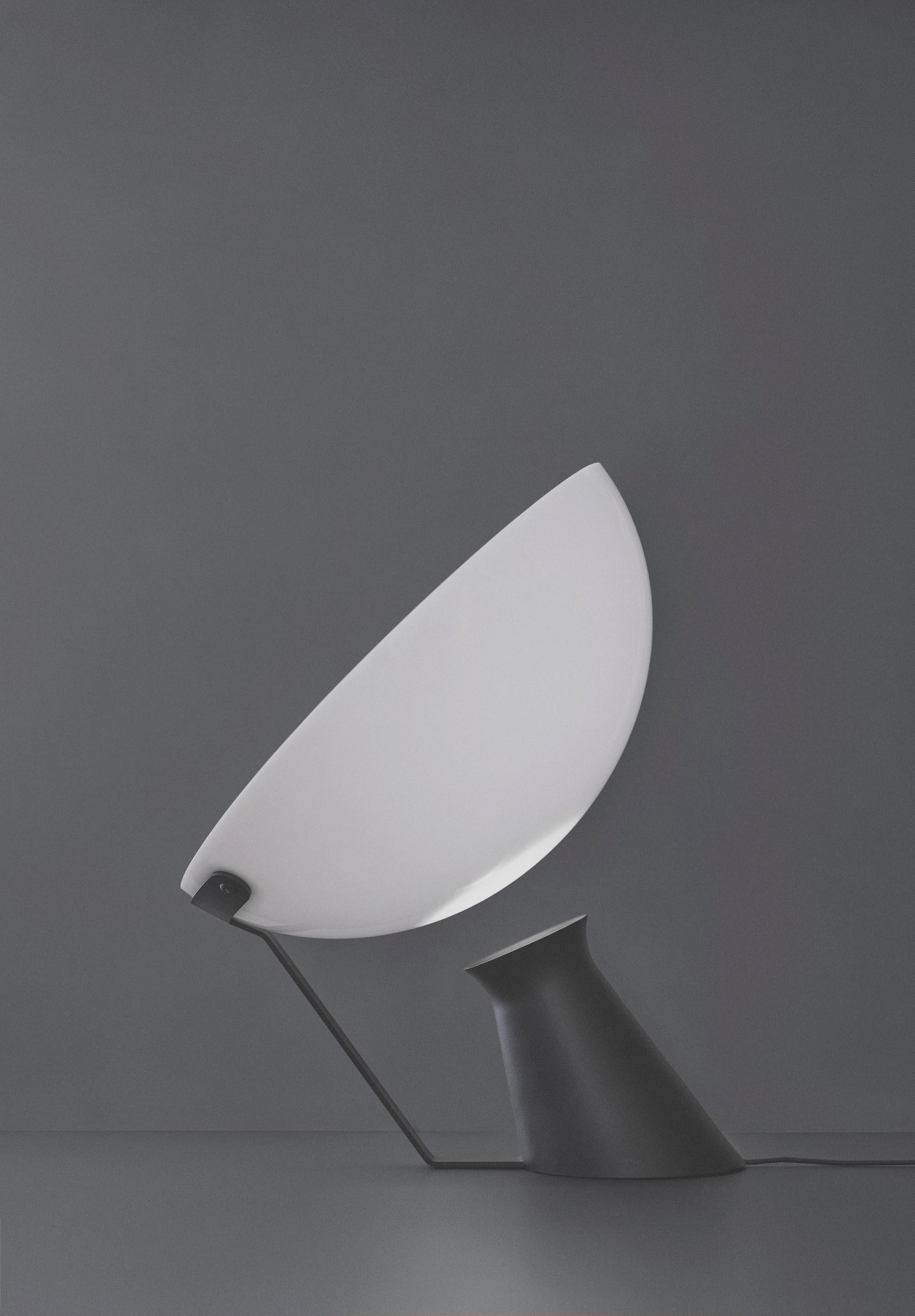 XXIe siècle et contemporain Lampe de table Aida pour Karakter, Angelo Mangiarotti, 1988 en vente
