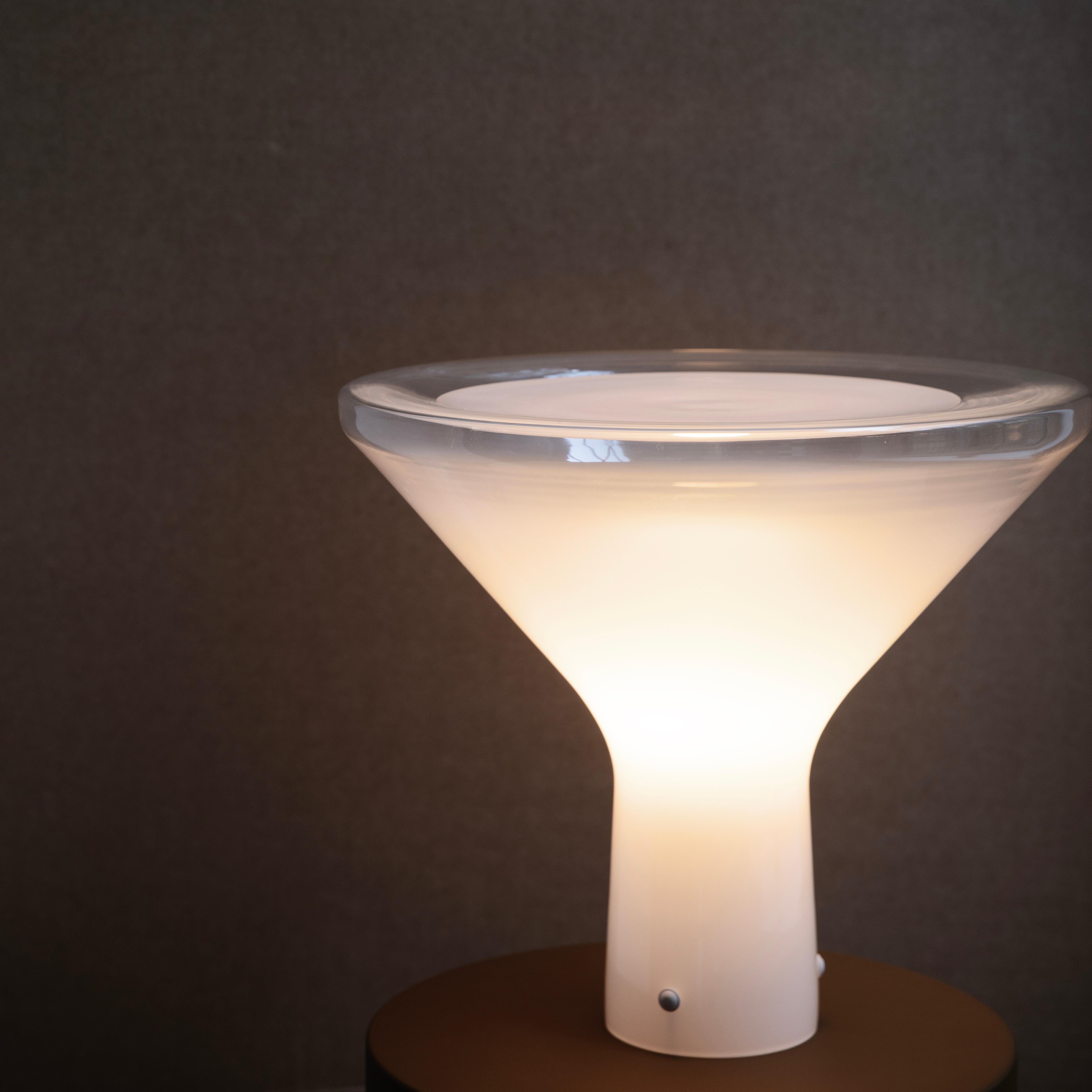 Angelo Mangiarotti Acceslsa Table Lamp for Karakter In New Condition For Sale In Barcelona, Barcelona