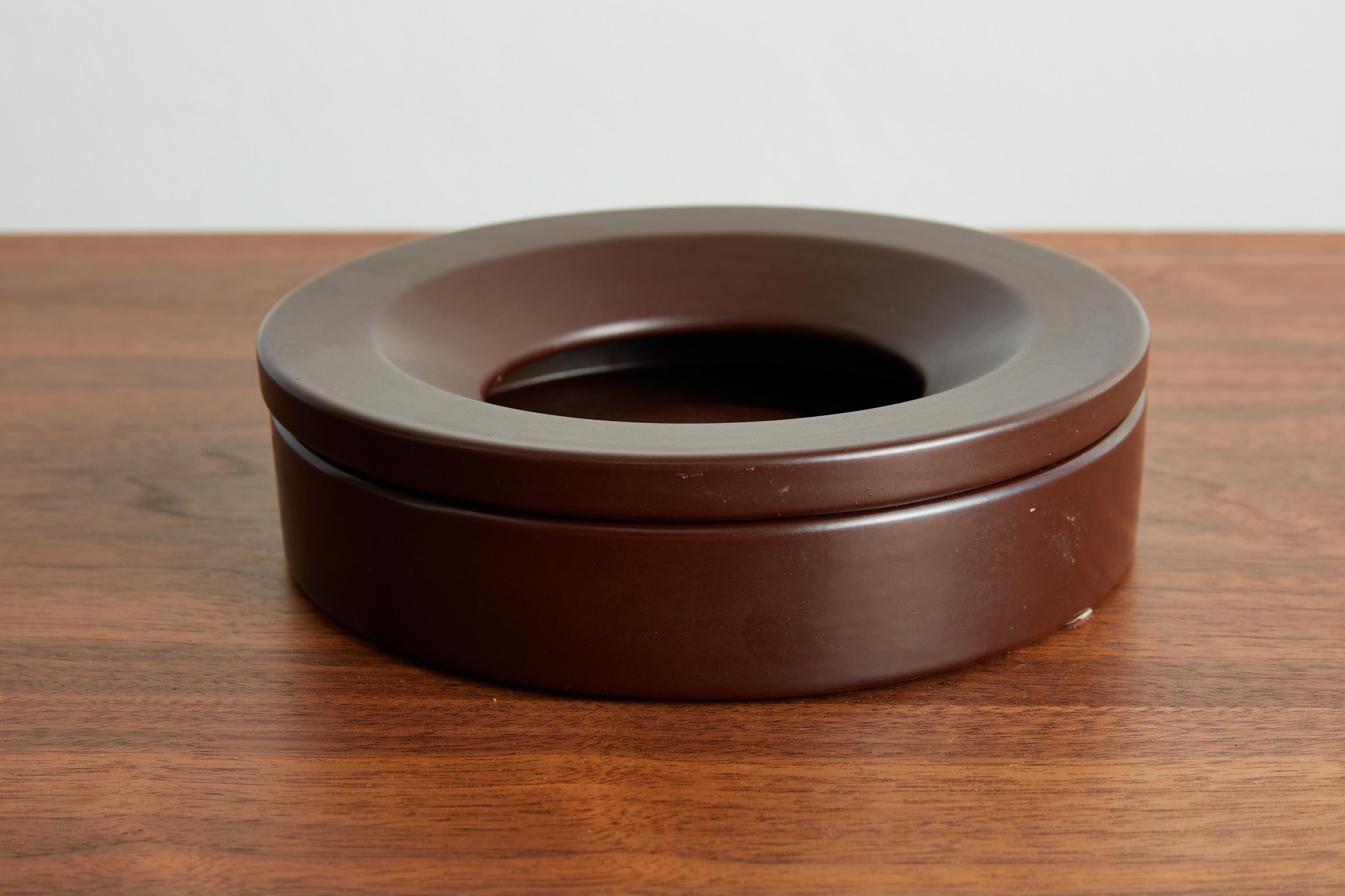 Angelo Mangiarotti ashtray in brown ceramic Italy, 1960s.