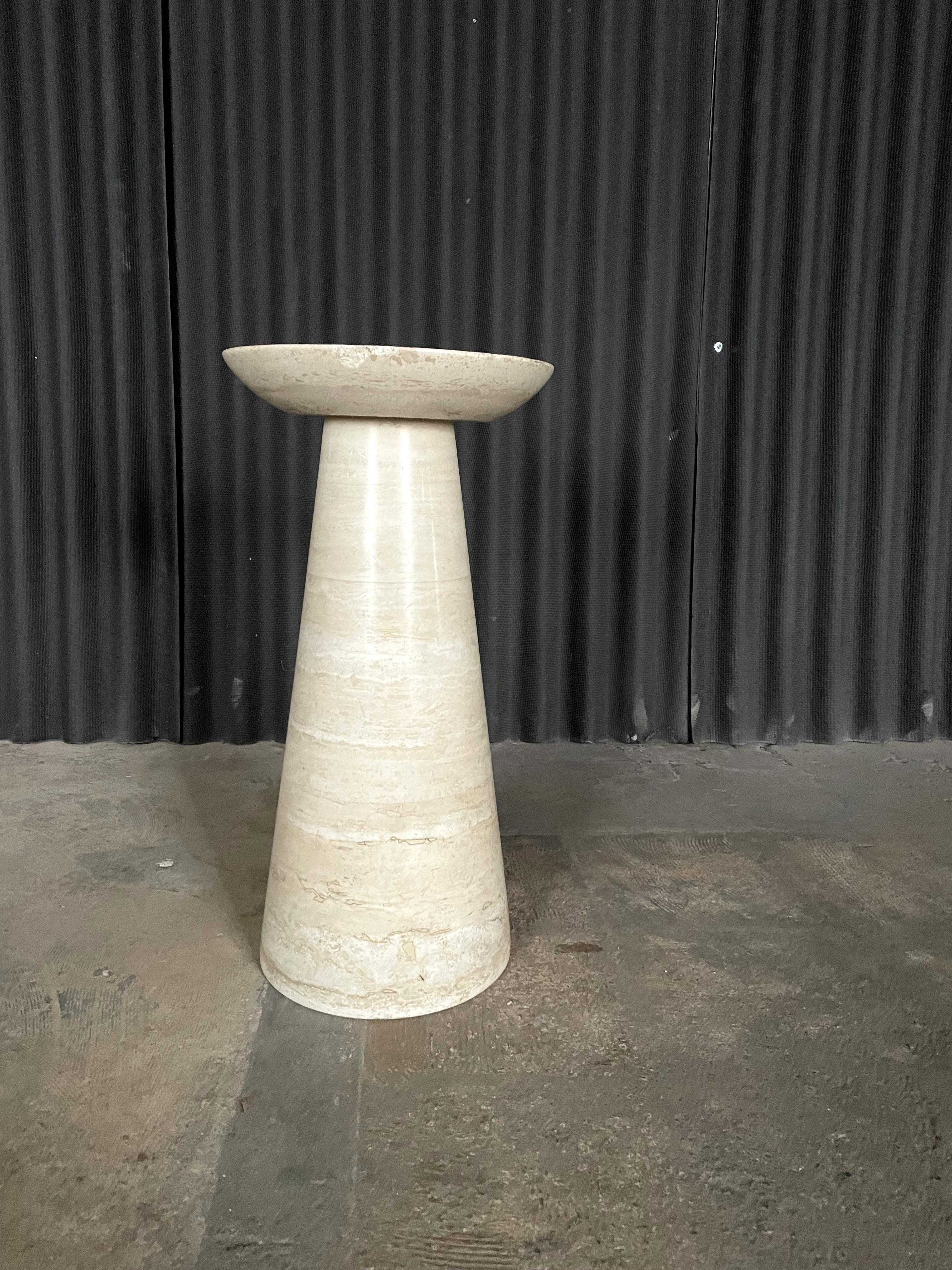 Angelo Mangiarotti Attributed Travertine Dining Table In Good Condition For Sale In Southampton, NJ