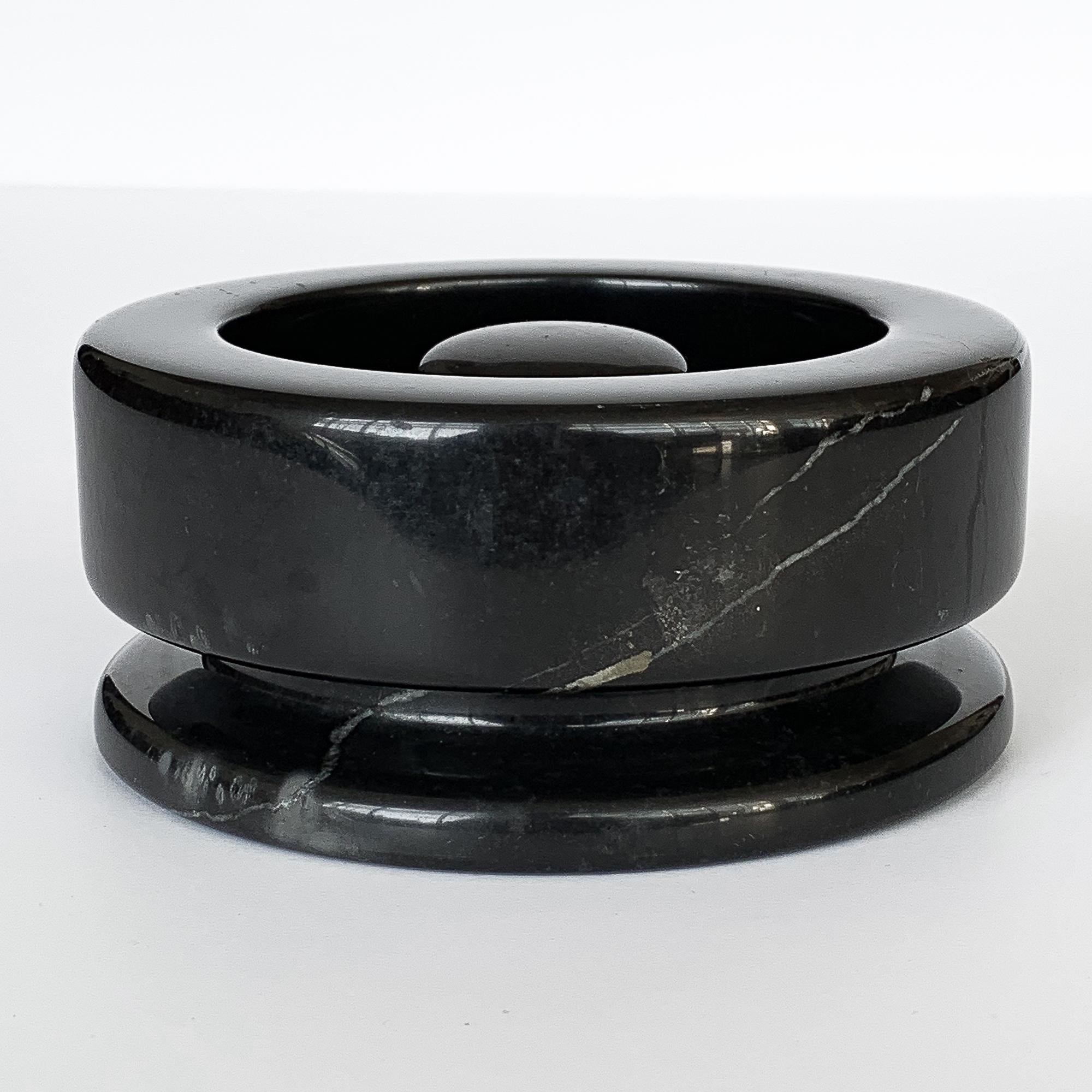 Angelo Mangiarotti Black Marble Ashtray for Knoll International 2