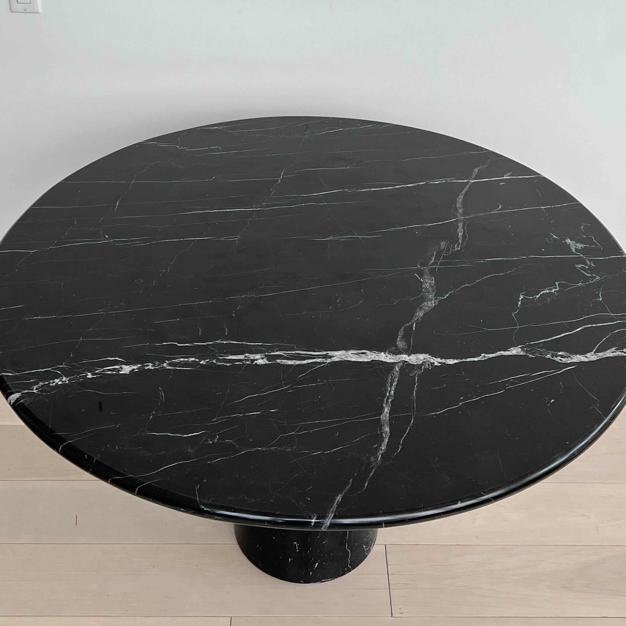 black marble round table