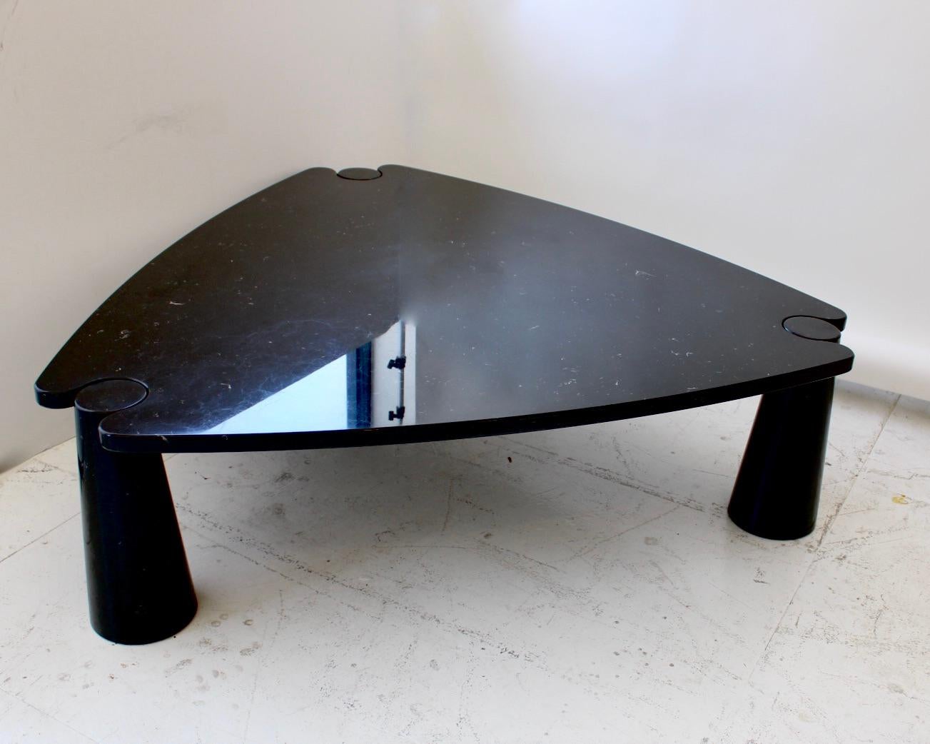 Late 20th Century Angelo Mangiarotti Black Marquina Marble Triangular Eros Collection Coffee Table For Sale