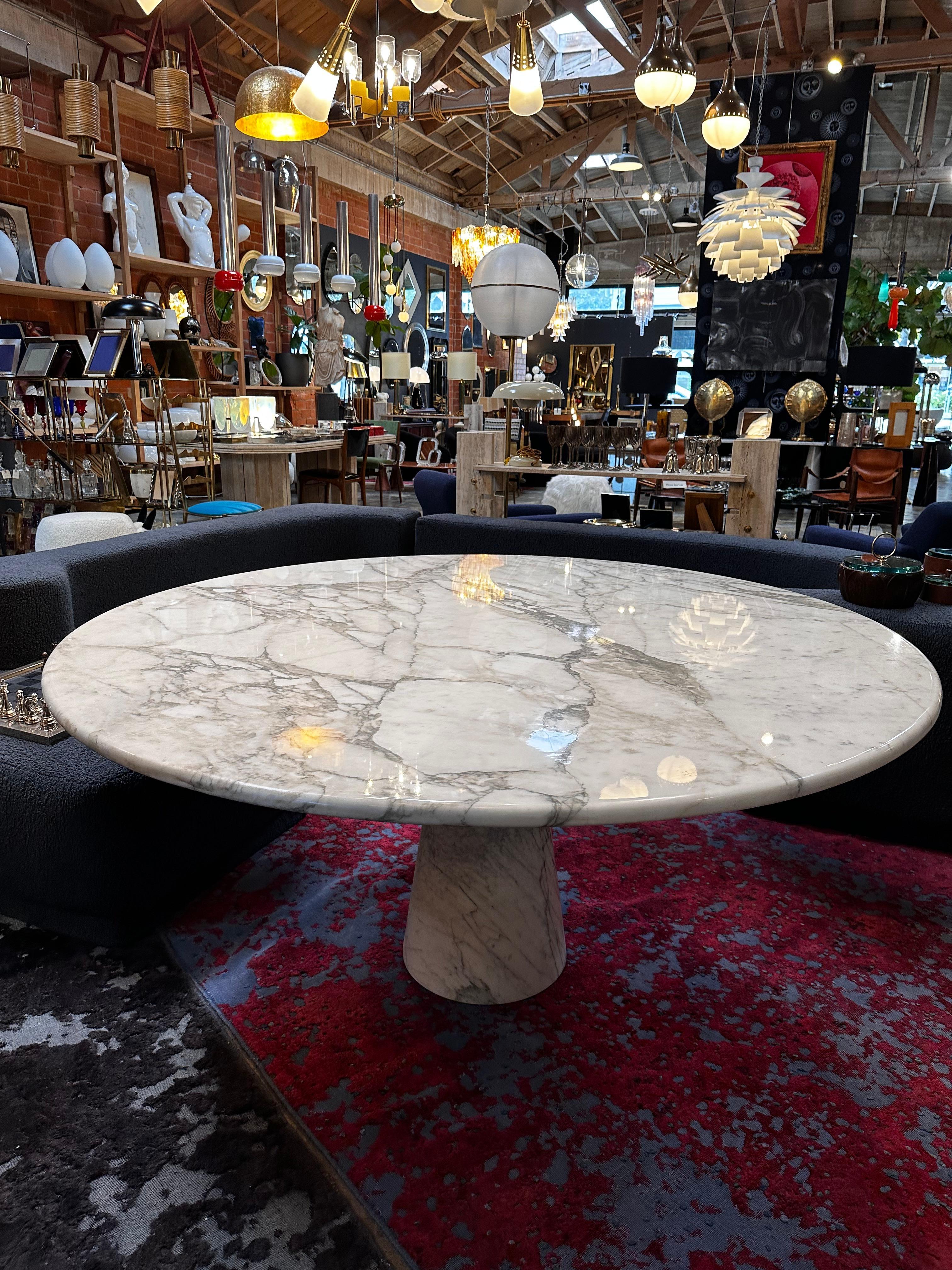 Mid-Century Modern Angelo Mangiarotti Calacatta Marble Round Oversize Dining Table, 1970s For Sale
