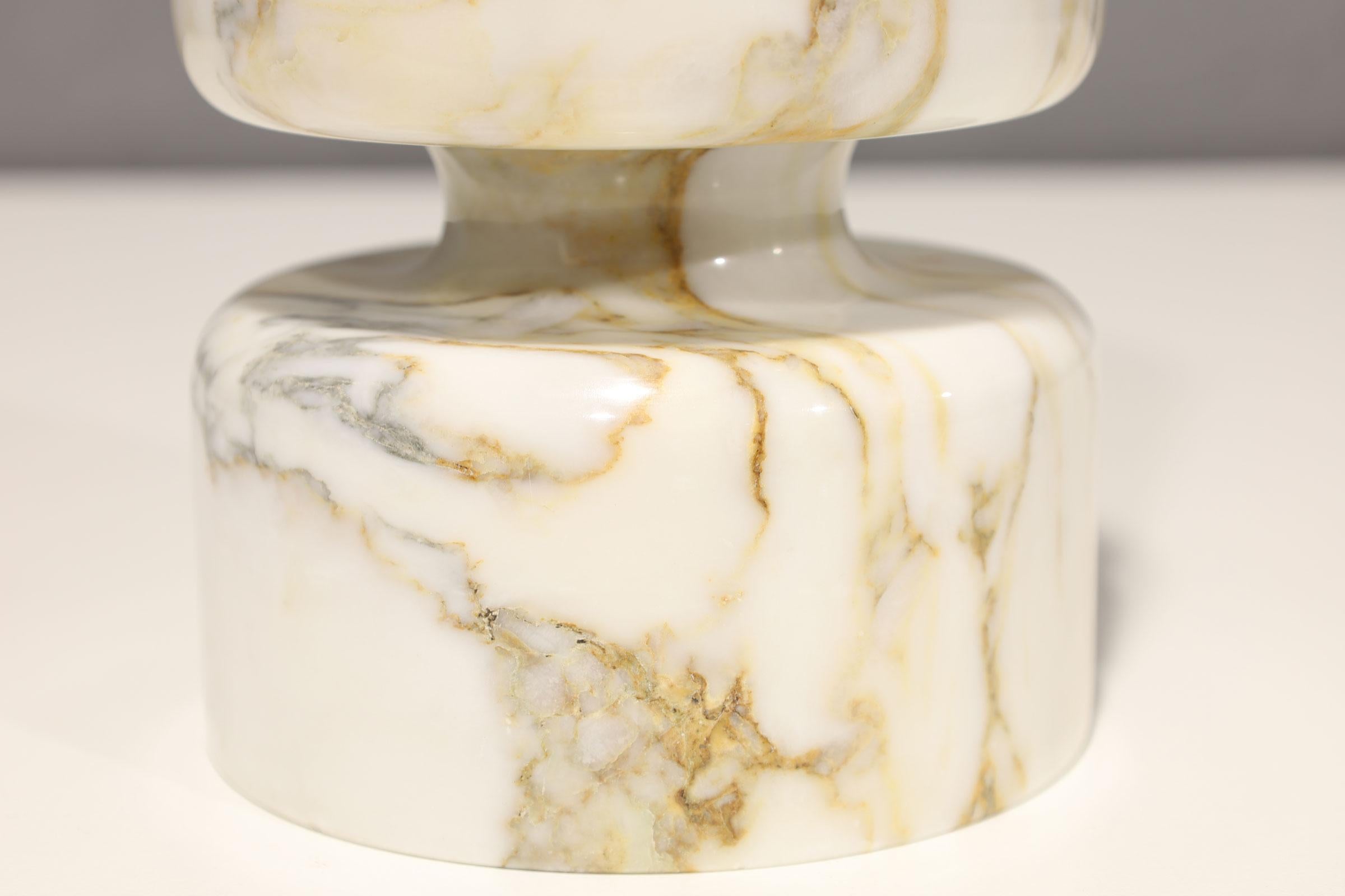 Angelo Mangiarotti Calacatta Marble Vase In Good Condition For Sale In Dallas, TX