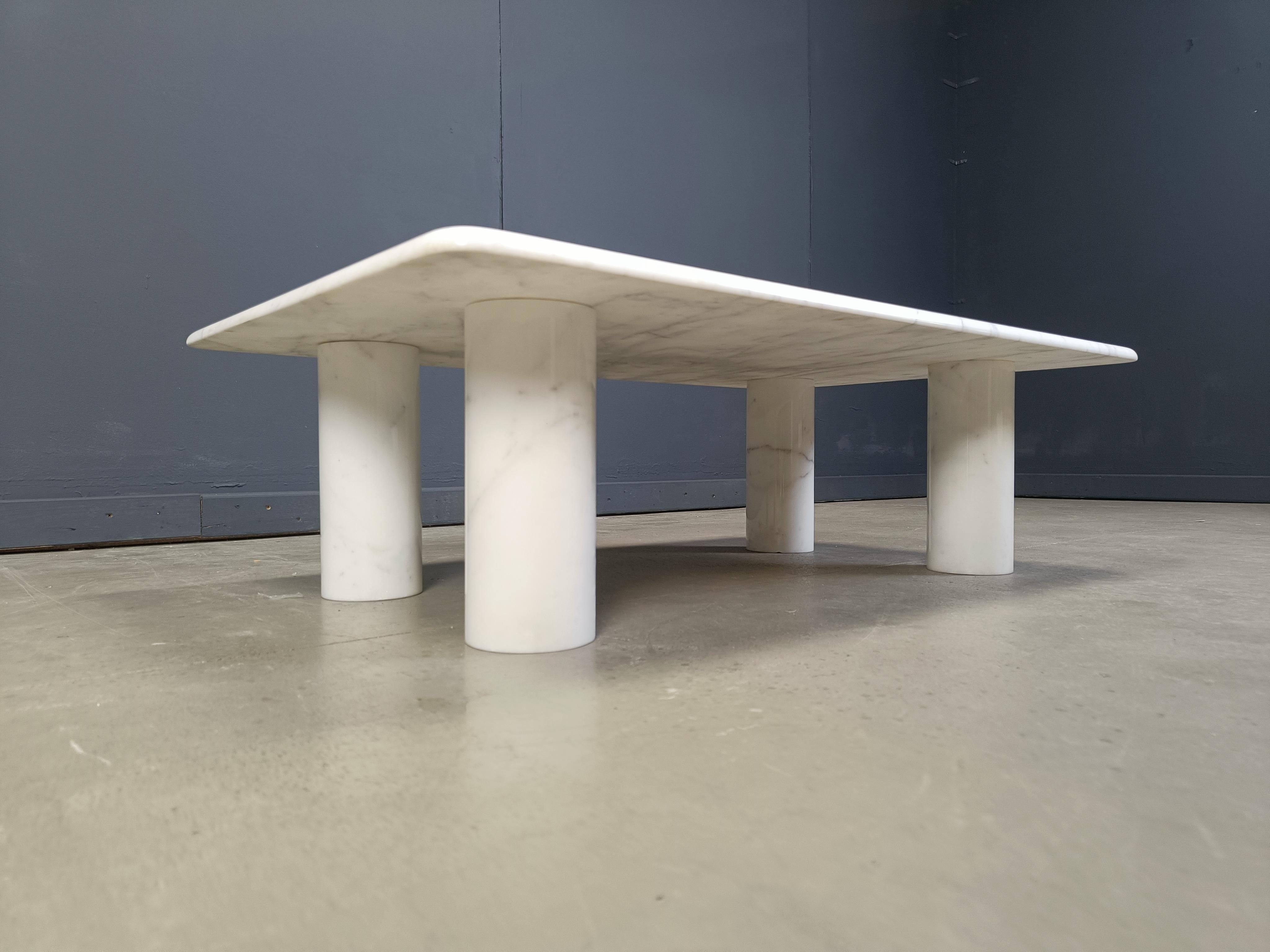 Table basse en marbre Carrara d'Angelo Mangiarotti pour Up&Up, Italie Bon état - En vente à Leuven, Vlaams Gewest