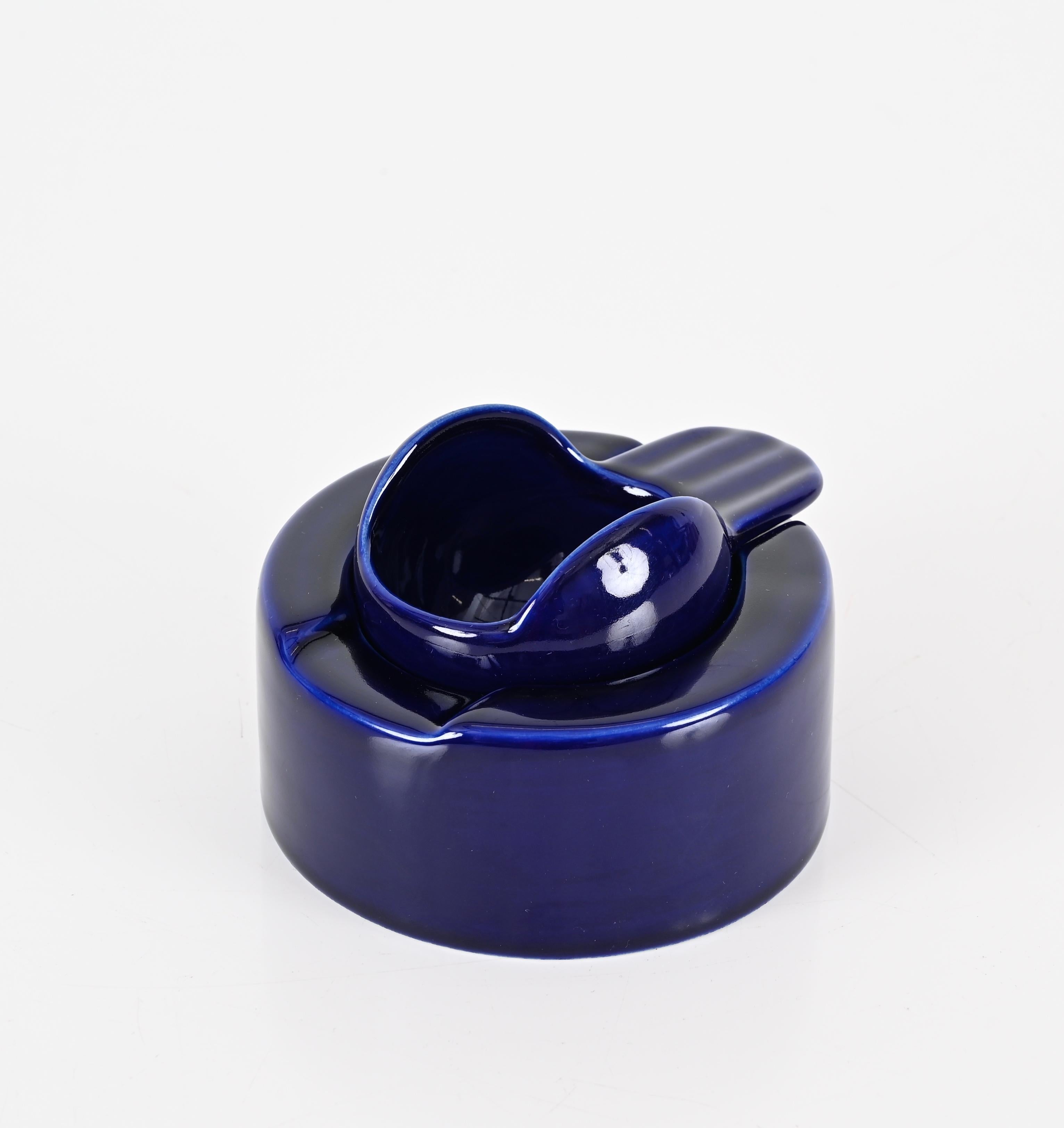 Angelo Mangiarotti Kobaltblauer Aschenbecher aus Keramik für Brambilla, Italien 1970er Jahre im Angebot 2
